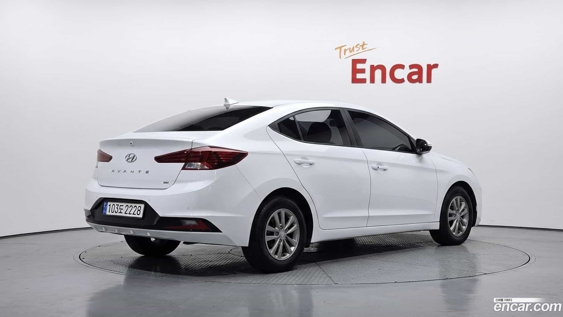 AVANTE Hyundai 2019.4-OUTER-002