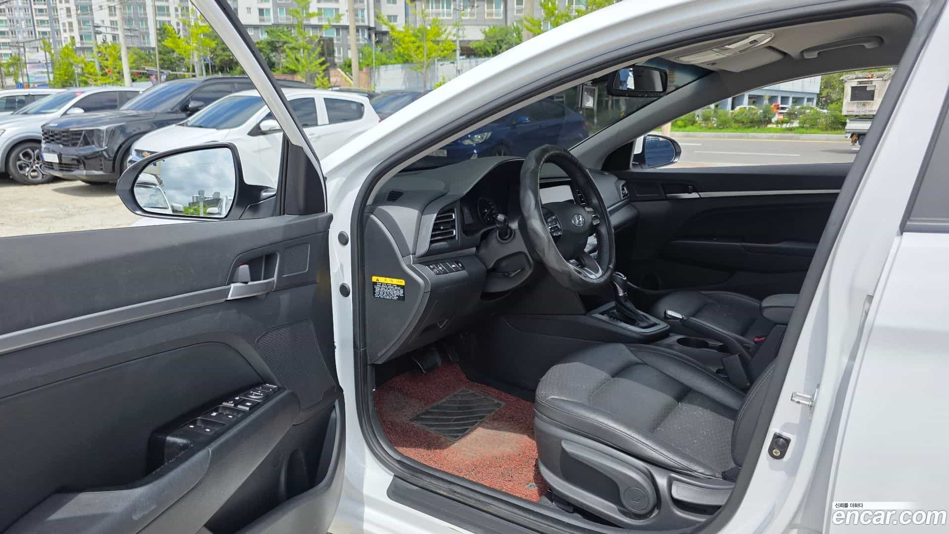 AVANTE Hyundai 2019.4-OPTION-015
