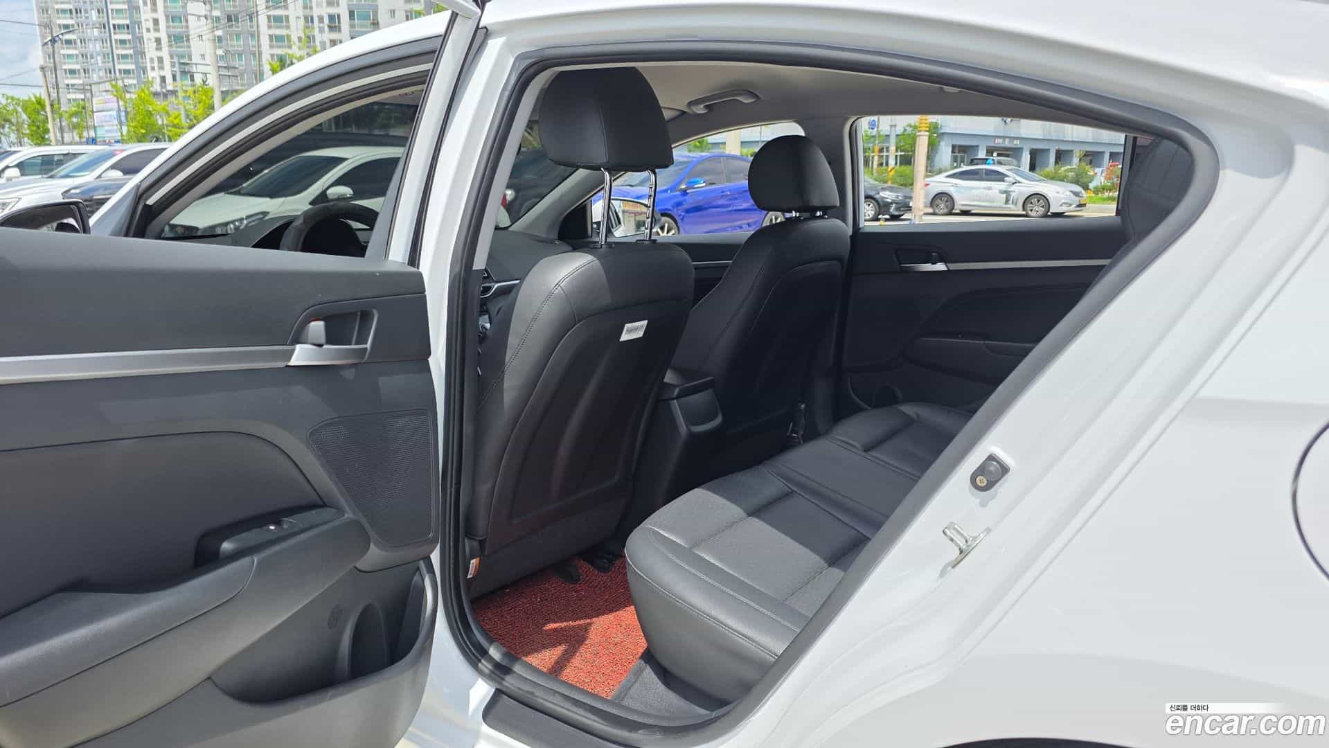 AVANTE Hyundai 2019.4-OPTION-022