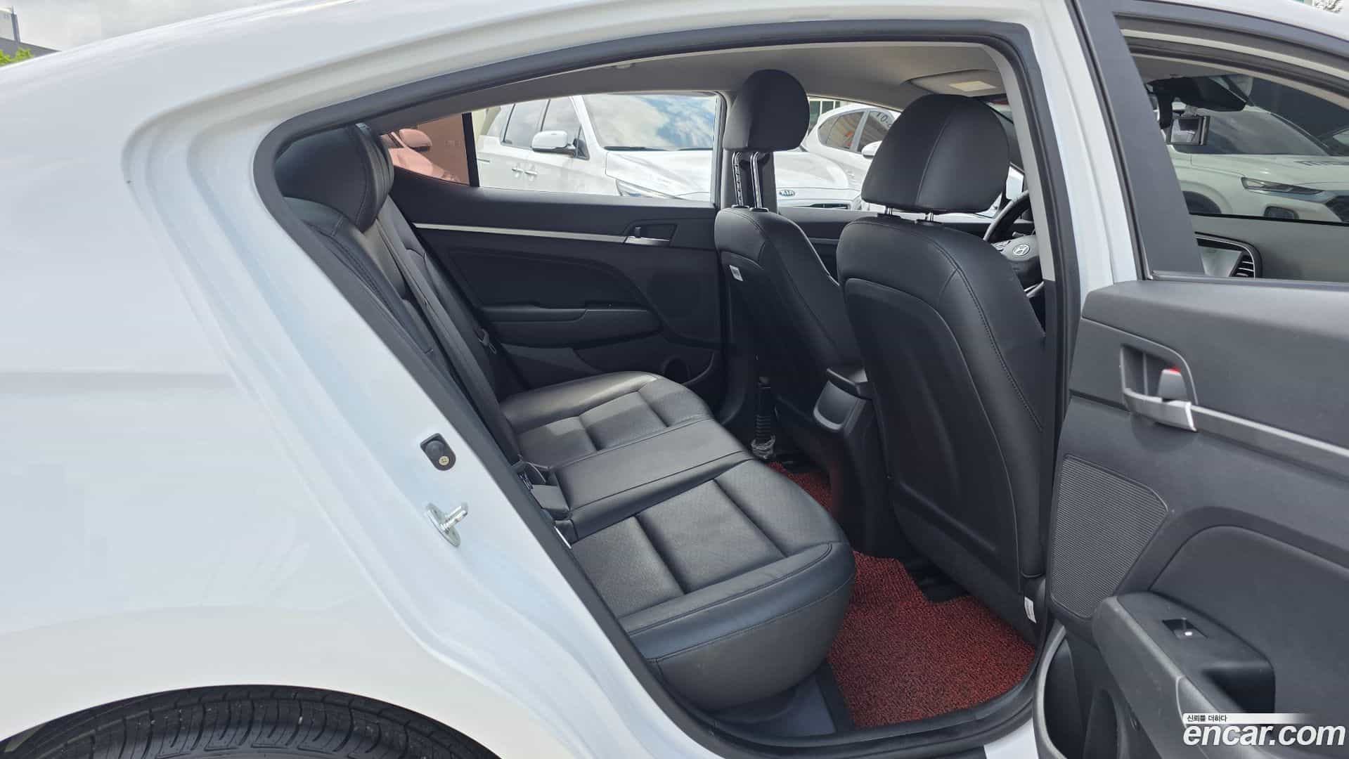 AVANTE Hyundai 2019.4-OPTION-023