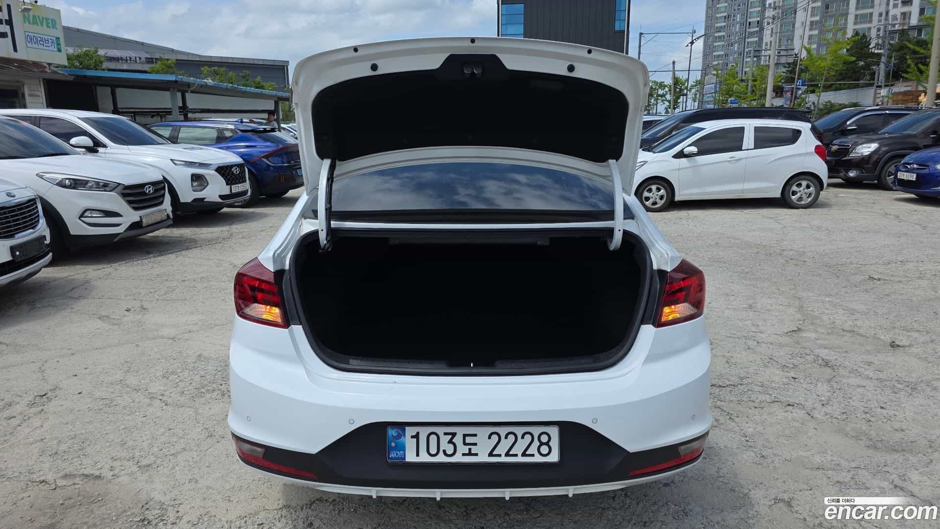 AVANTE Hyundai 2019.4-OPTION-024