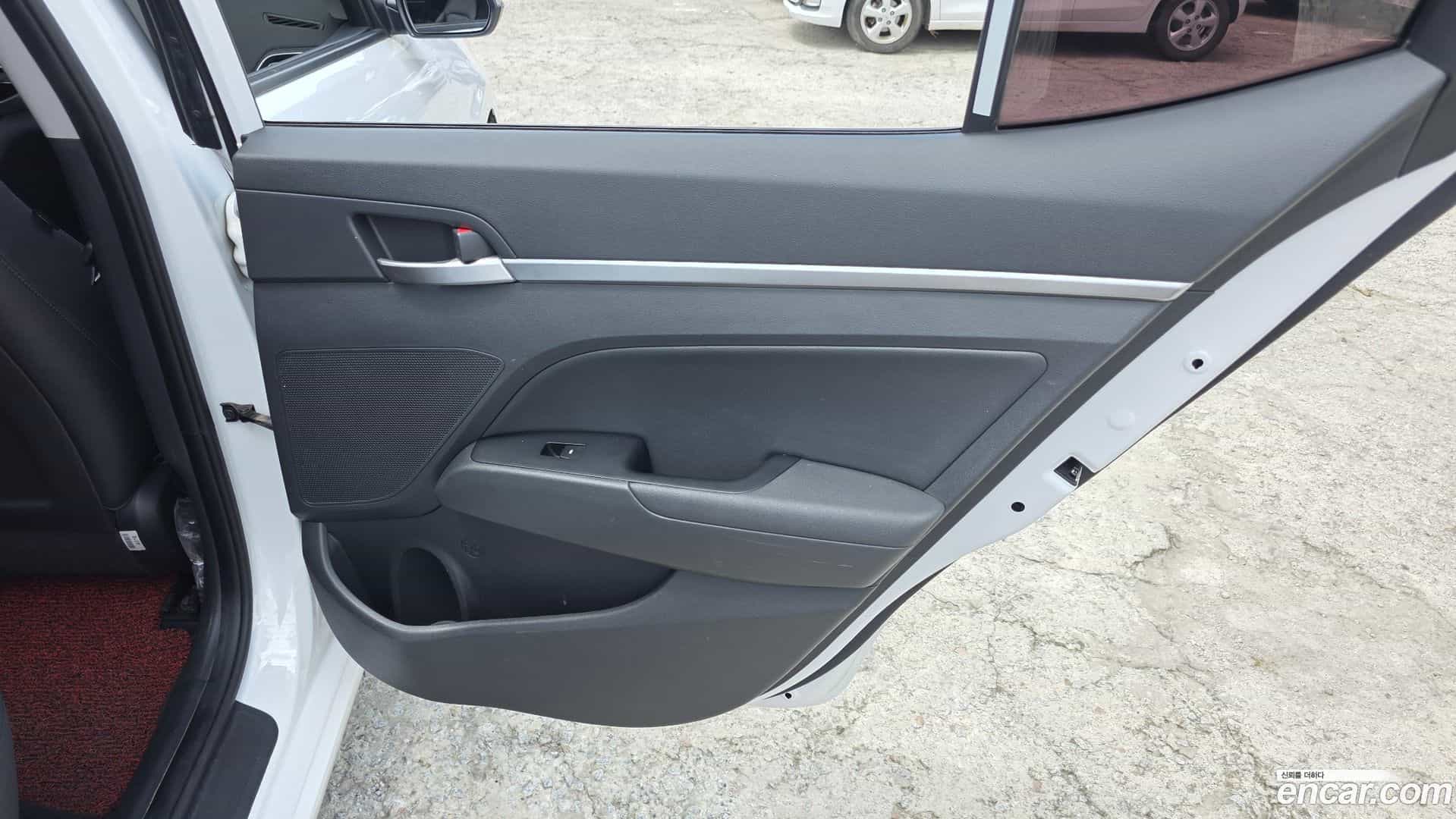 AVANTE Hyundai 2019.4-INNER-035