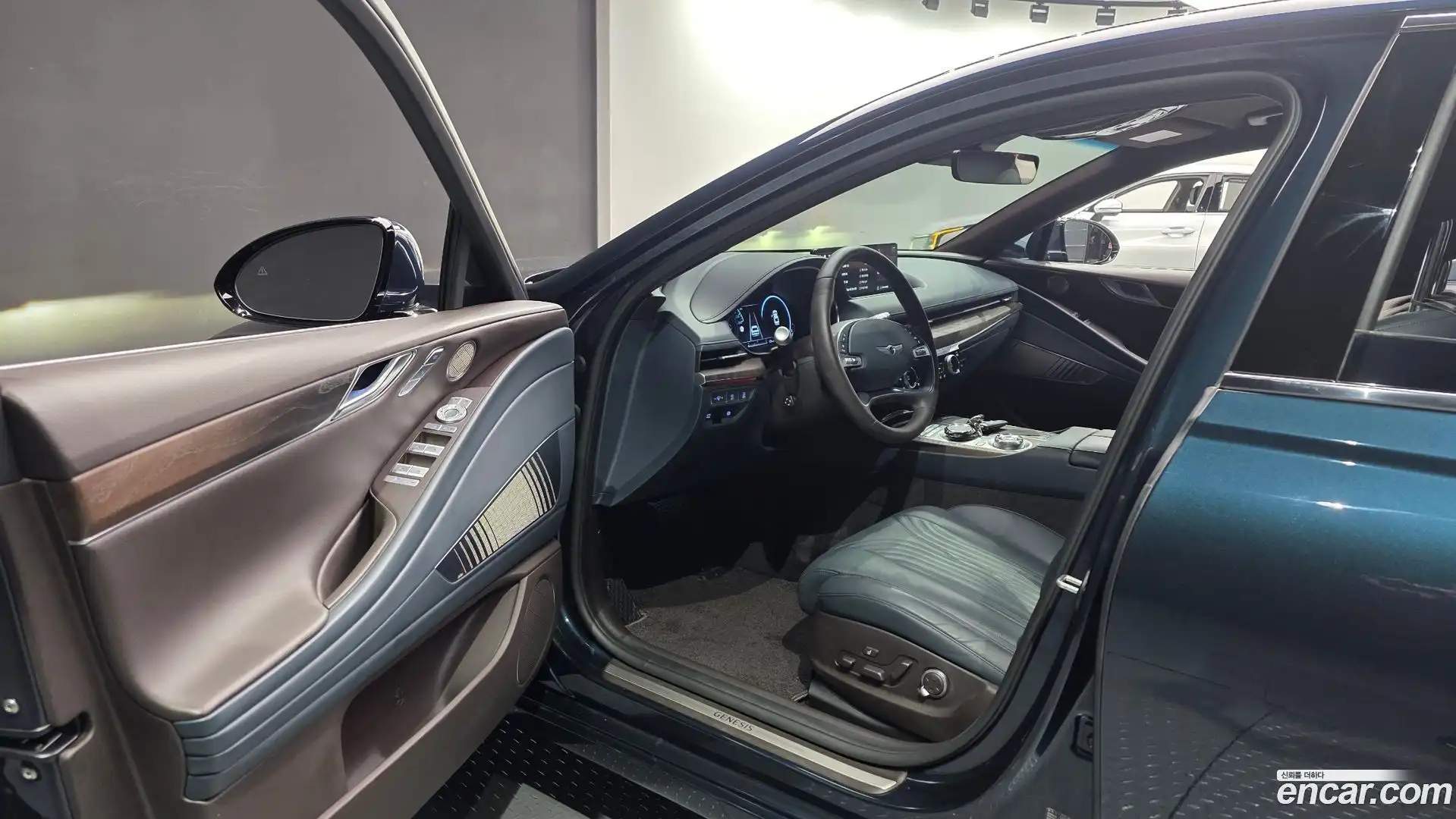 G80 Genesis 2024.0-INNER-010