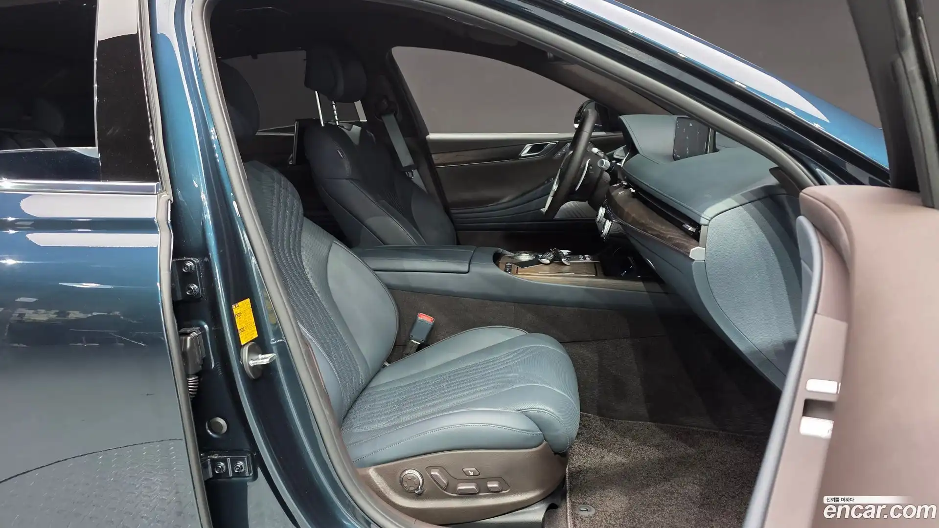 G80 Genesis 2024.0-INNER-036