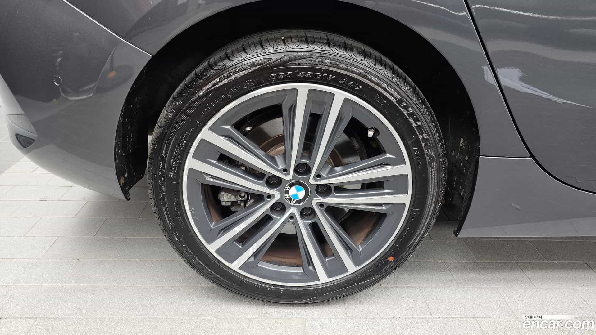 1-Series BMW 2021.5-OUTER-005