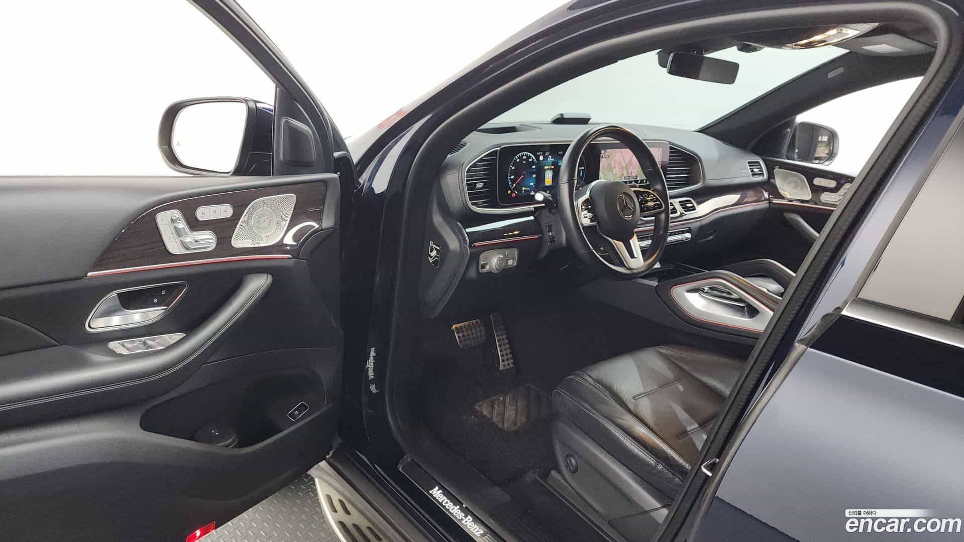 GLE-Class Mercedes-Benz 2021.6-INNER-010