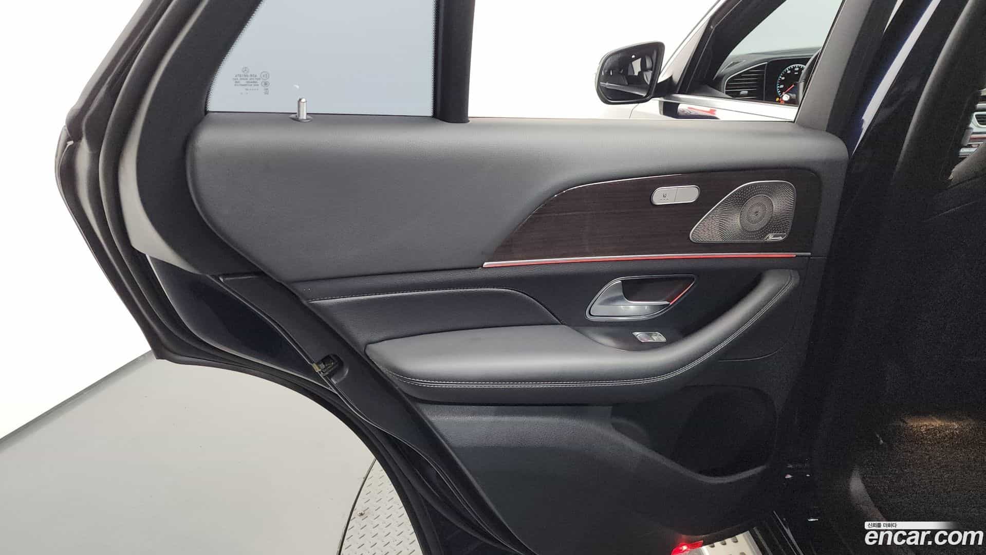 GLE-Class Mercedes-Benz 2021.6-INNER-035