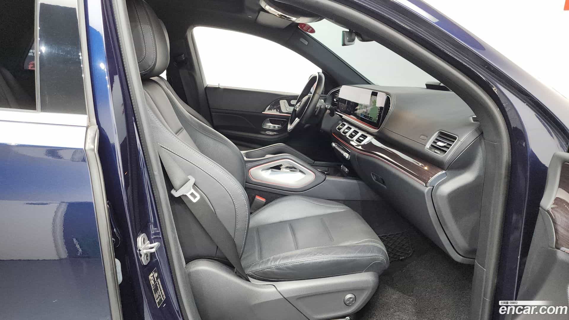 GLE-Class Mercedes-Benz 2021.6-INNER-036