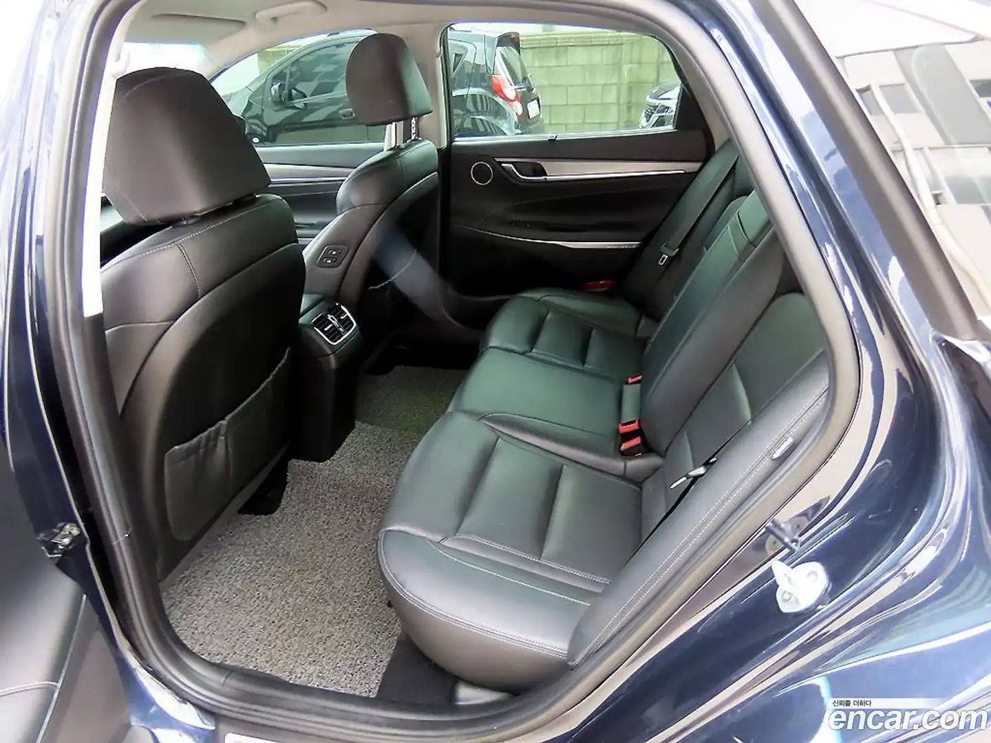 Grandeur Hyundai 2018.4-OUTER-006