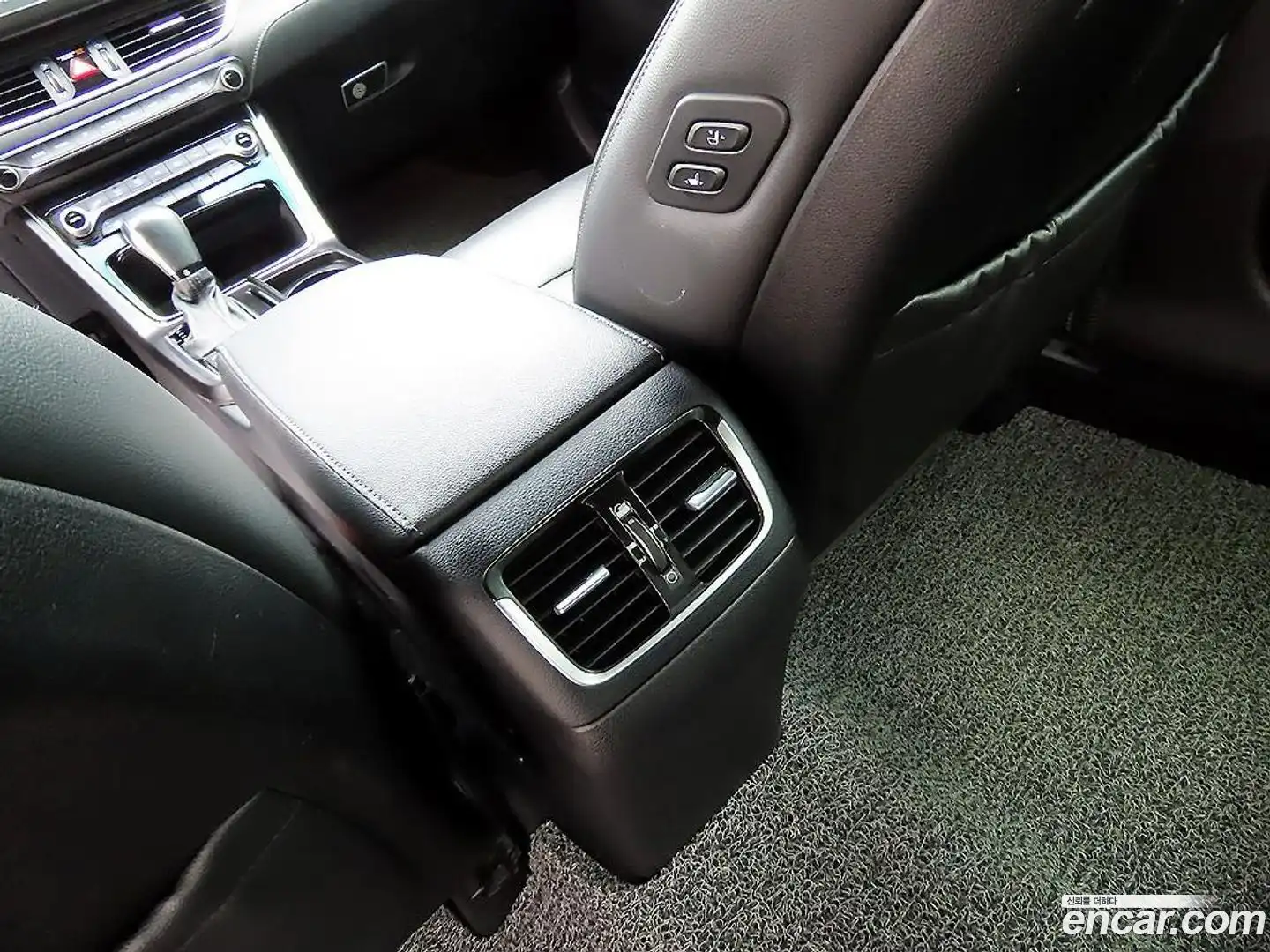 Grandeur Hyundai 2018.4-OPTION-020