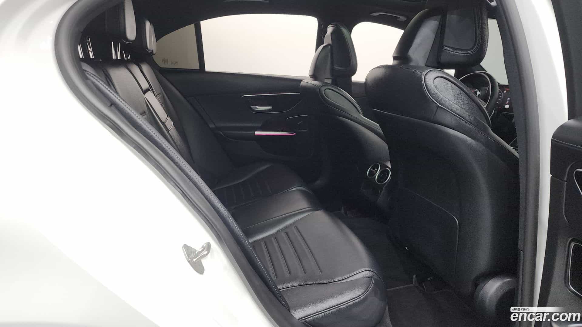 C-Class Mercedes-Benz 2023.7-OPTION-024
