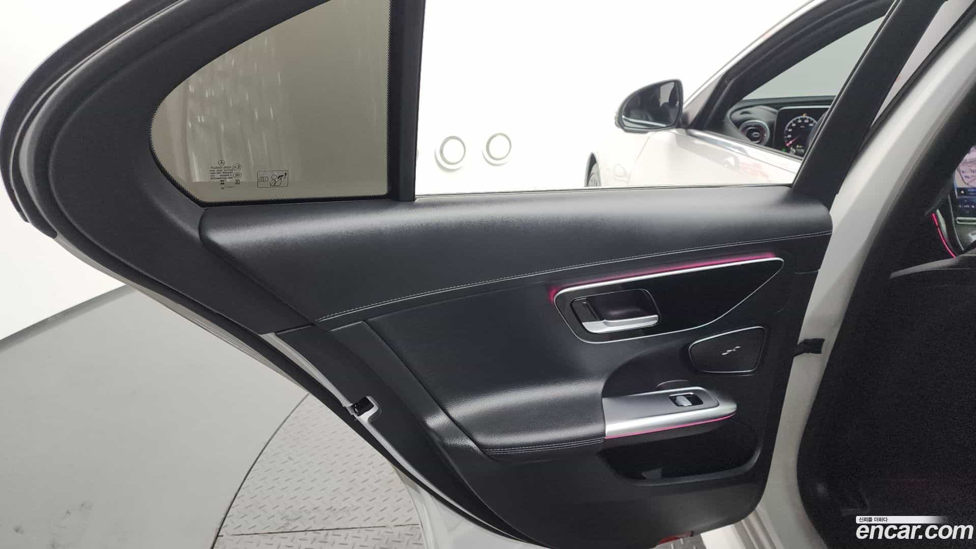 C-Class Mercedes-Benz 2023.7-INNER-035