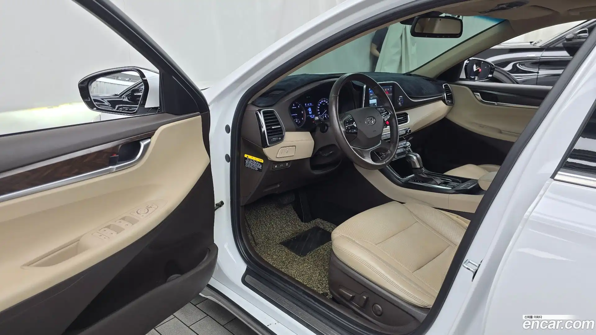 Grandeur Hyundai 2017.11-INNER-010