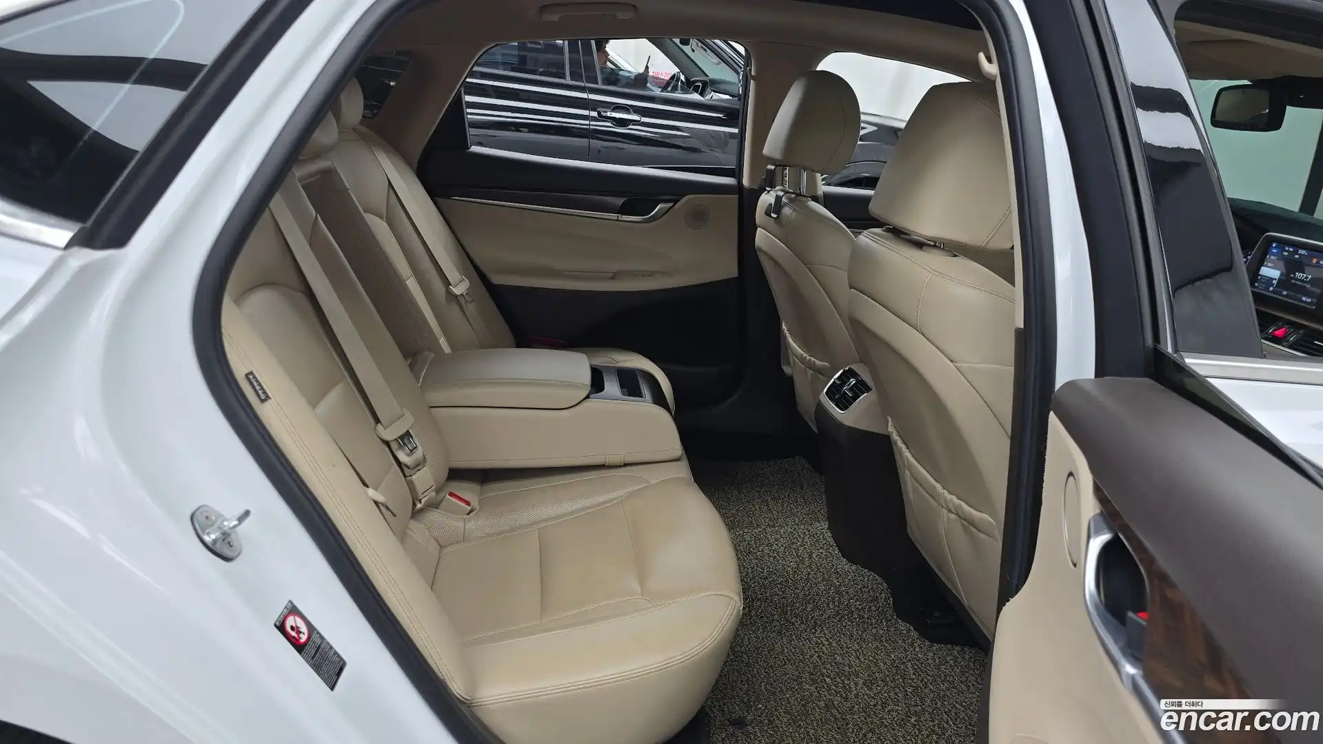 Grandeur Hyundai 2017.11-OPTION-015