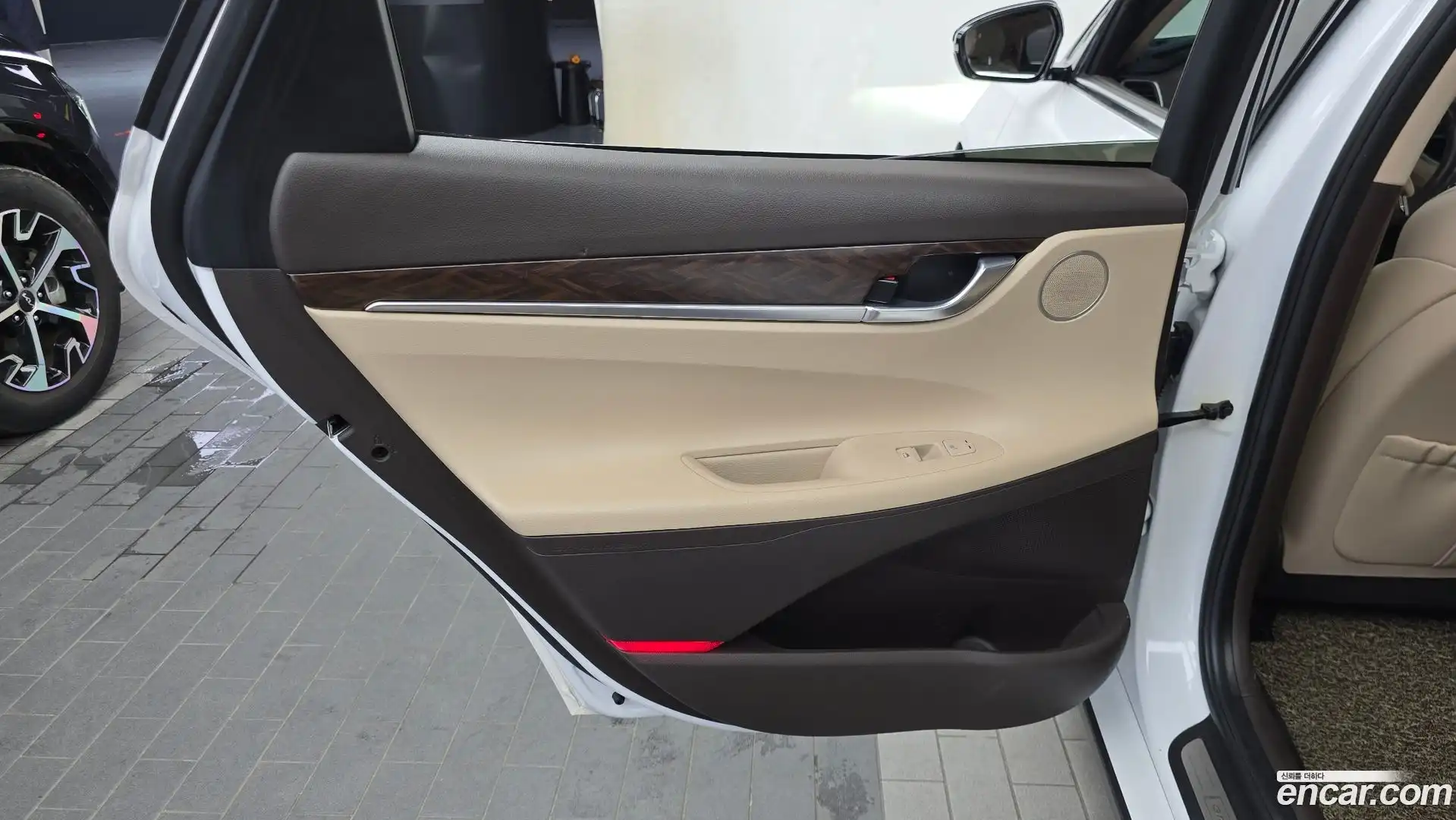 Grandeur Hyundai 2017.11-INNER-035