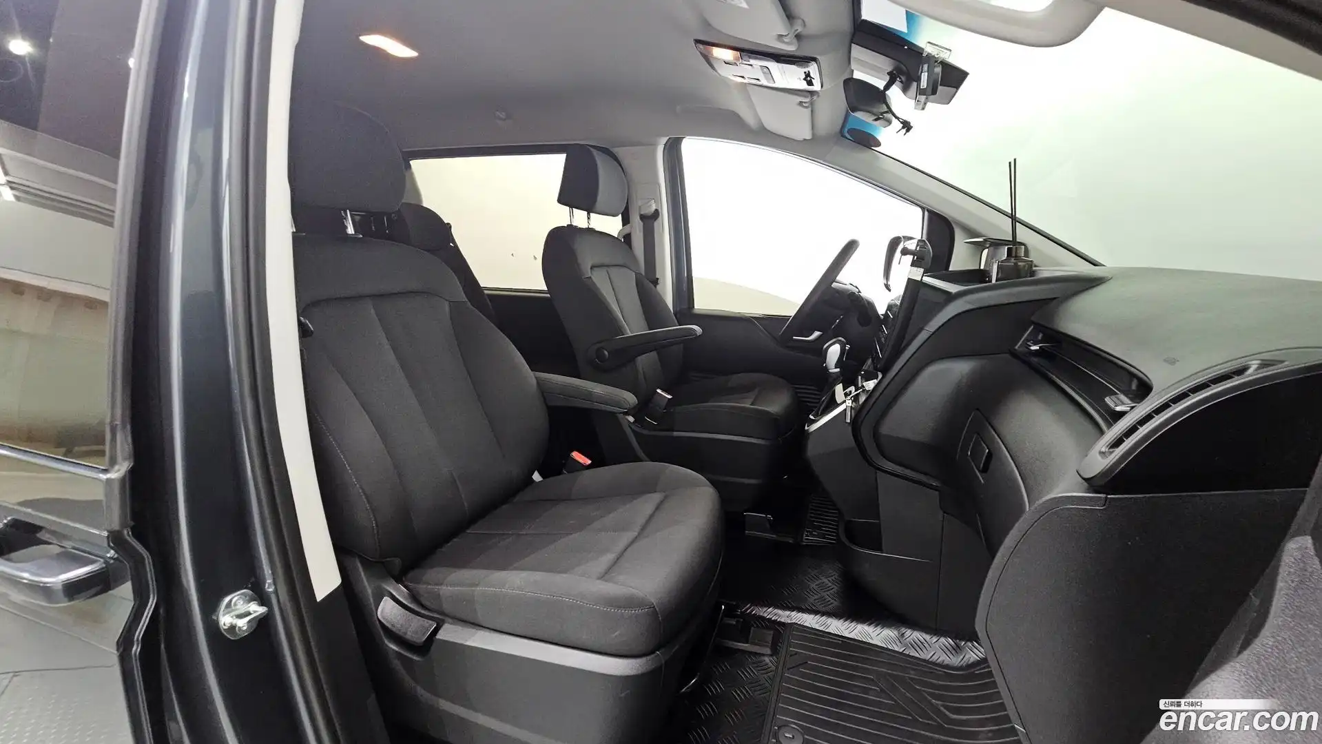 Staria Hyundai 2024.6-OPTION-023