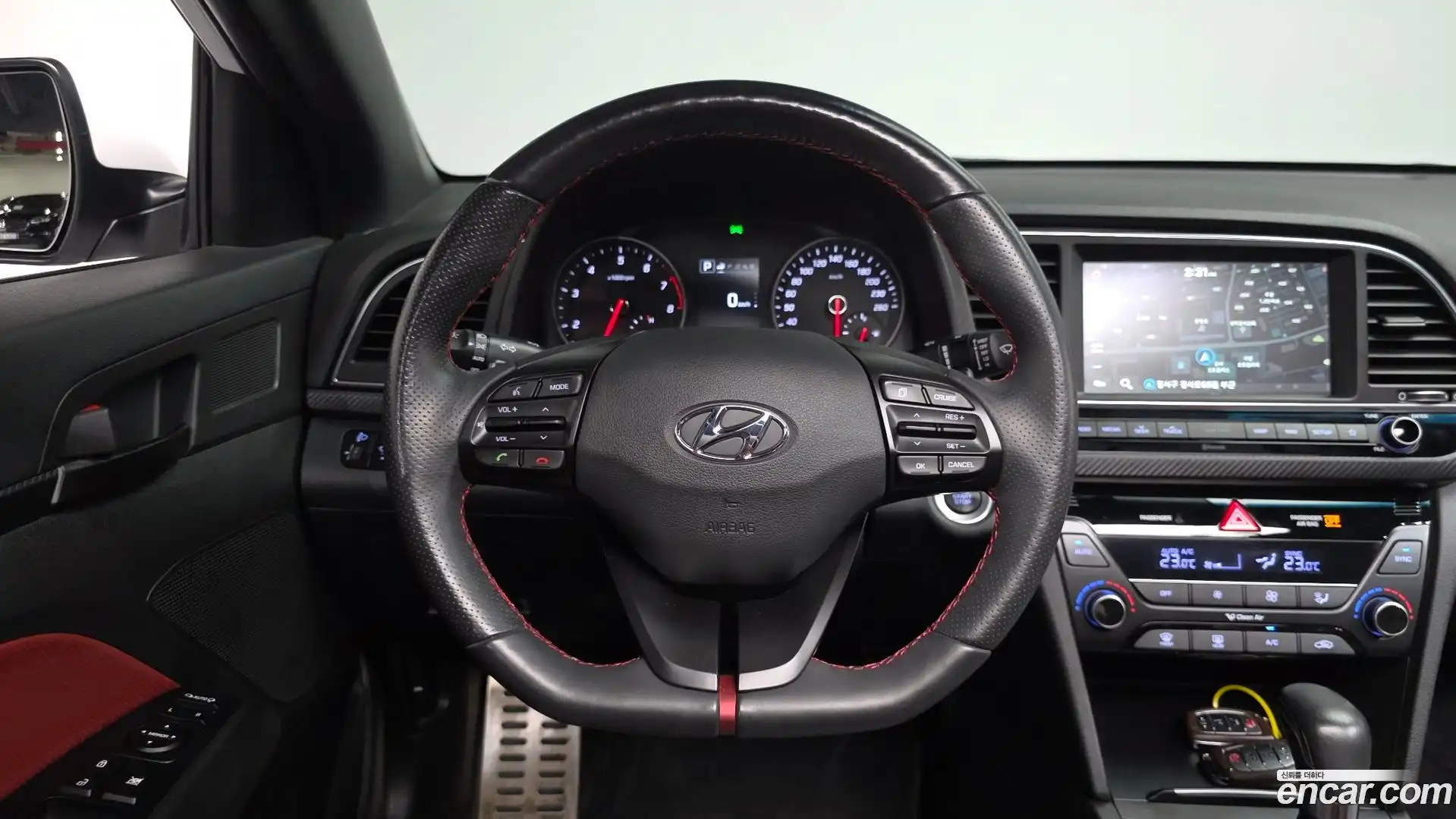 AVANTE Hyundai 2017.8-OPTION-016