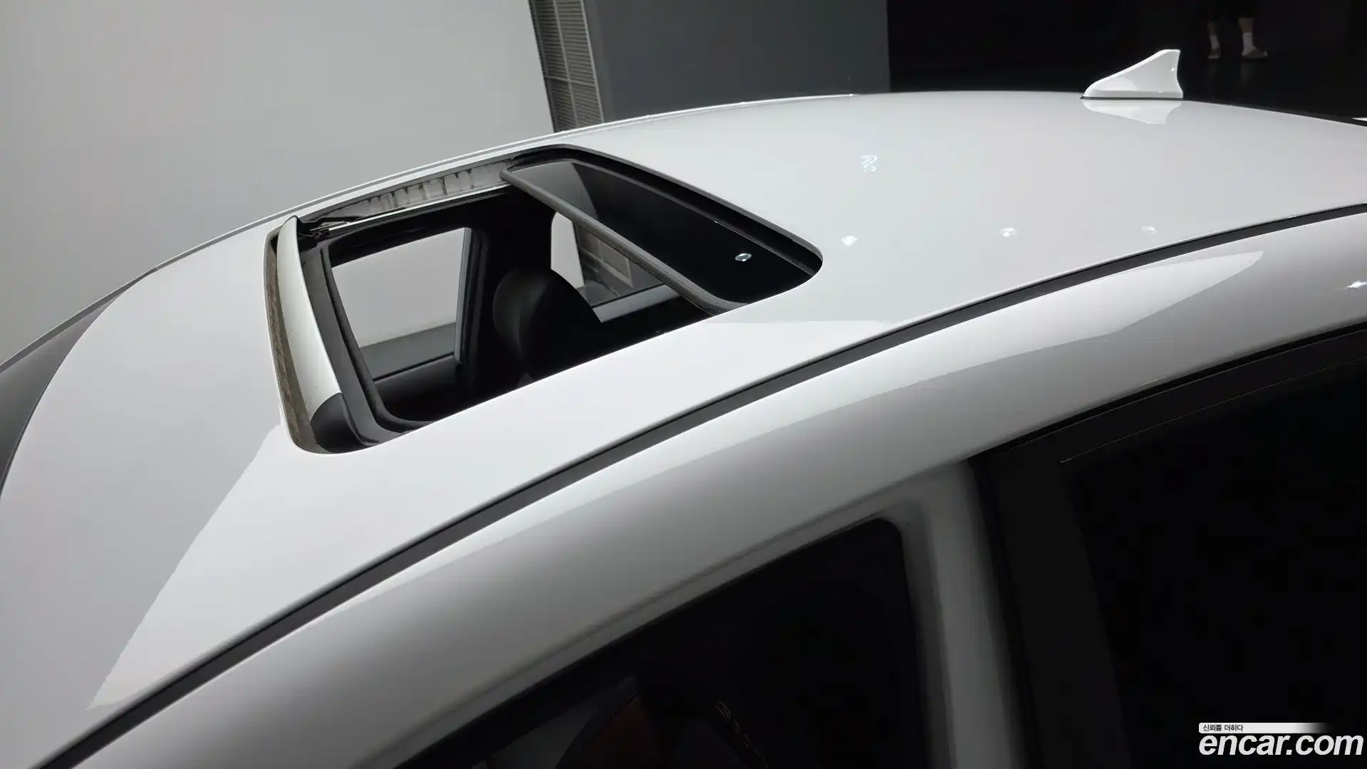 AVANTE Hyundai 2017.8-OPTION-019