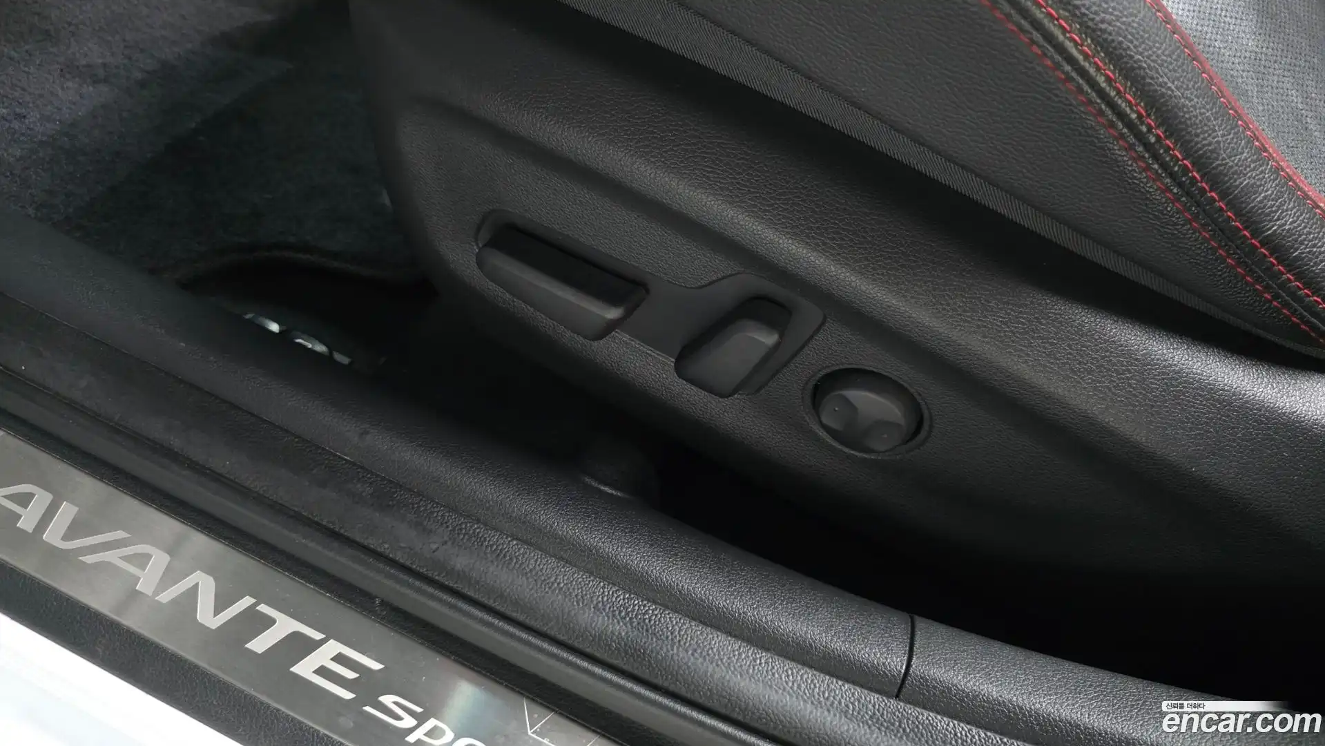 AVANTE Hyundai 2017.8-OPTION-020