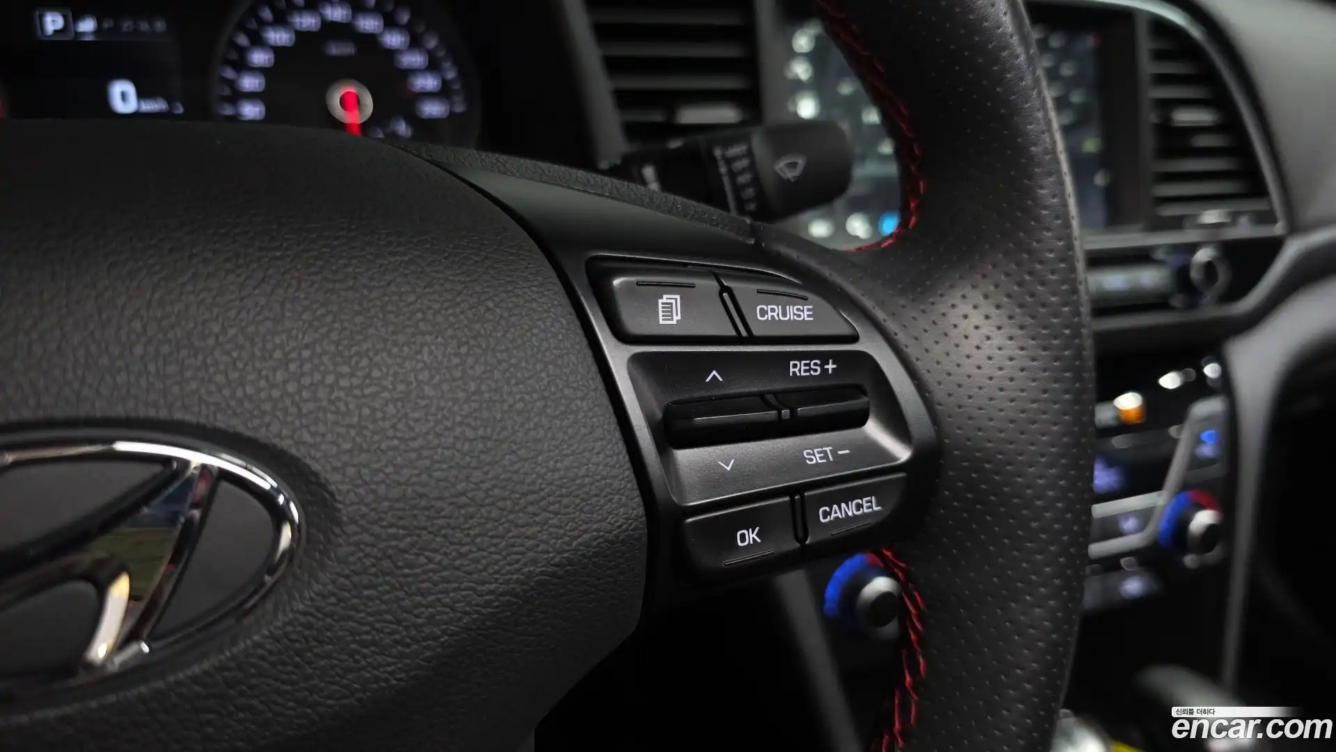 AVANTE Hyundai 2017.8-OPTION-022