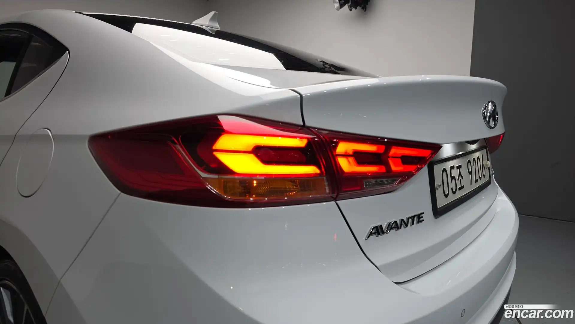 AVANTE Hyundai 2017.8-OUTER-033