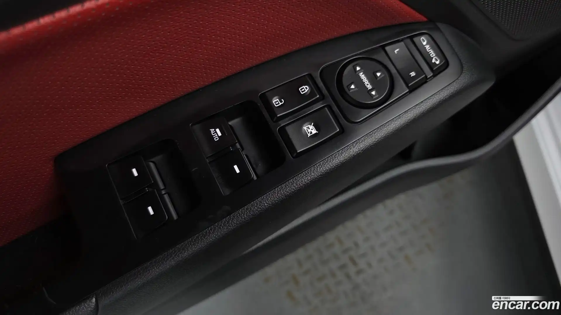 AVANTE Hyundai 2017.8-OPTION-040