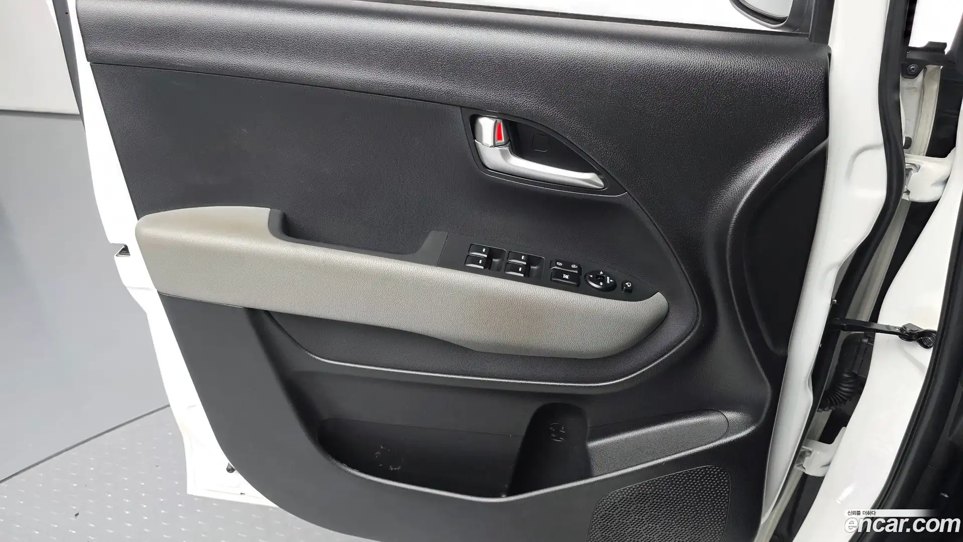 RAY Kia 2023.8-INNER-035