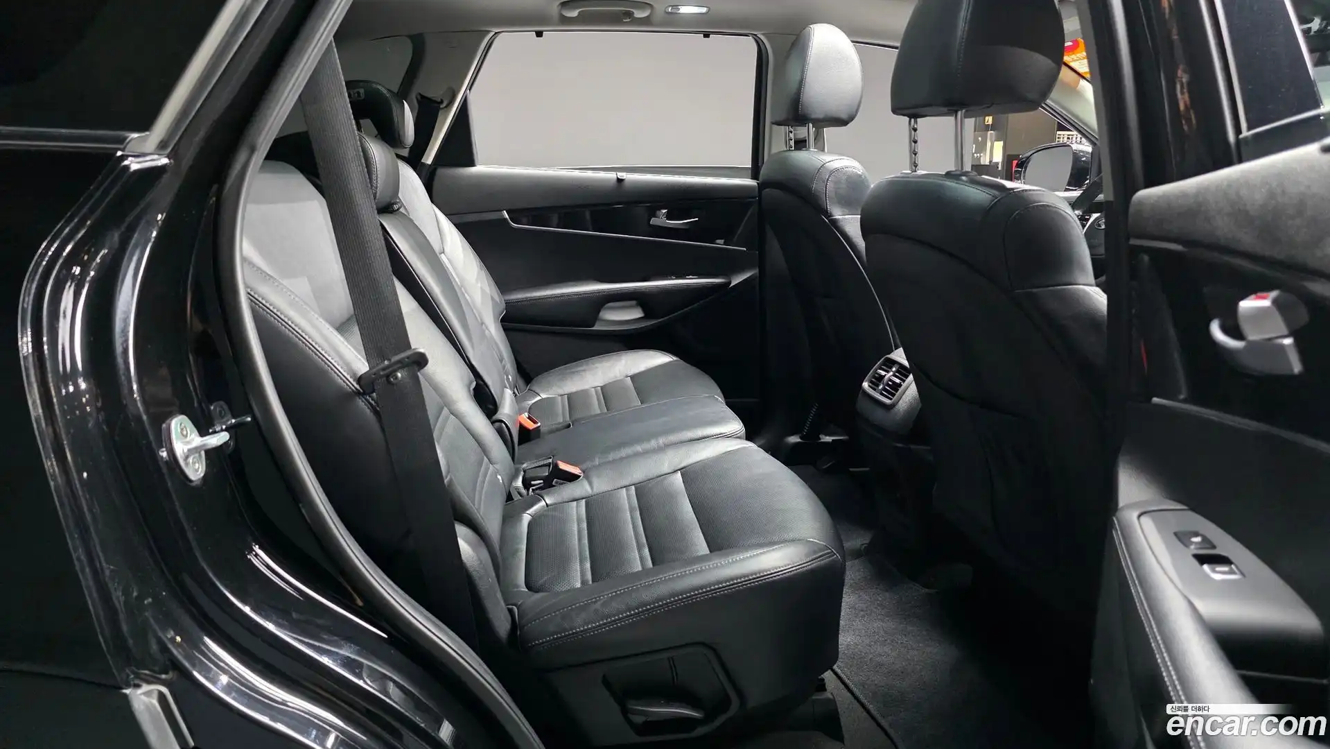 Sorento Kia 2017.8-OPTION-015