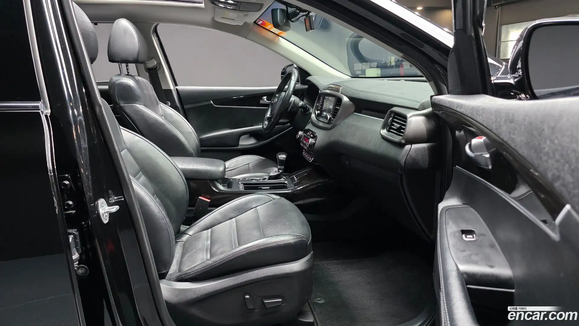 Sorento Kia 2017.8-INNER-036