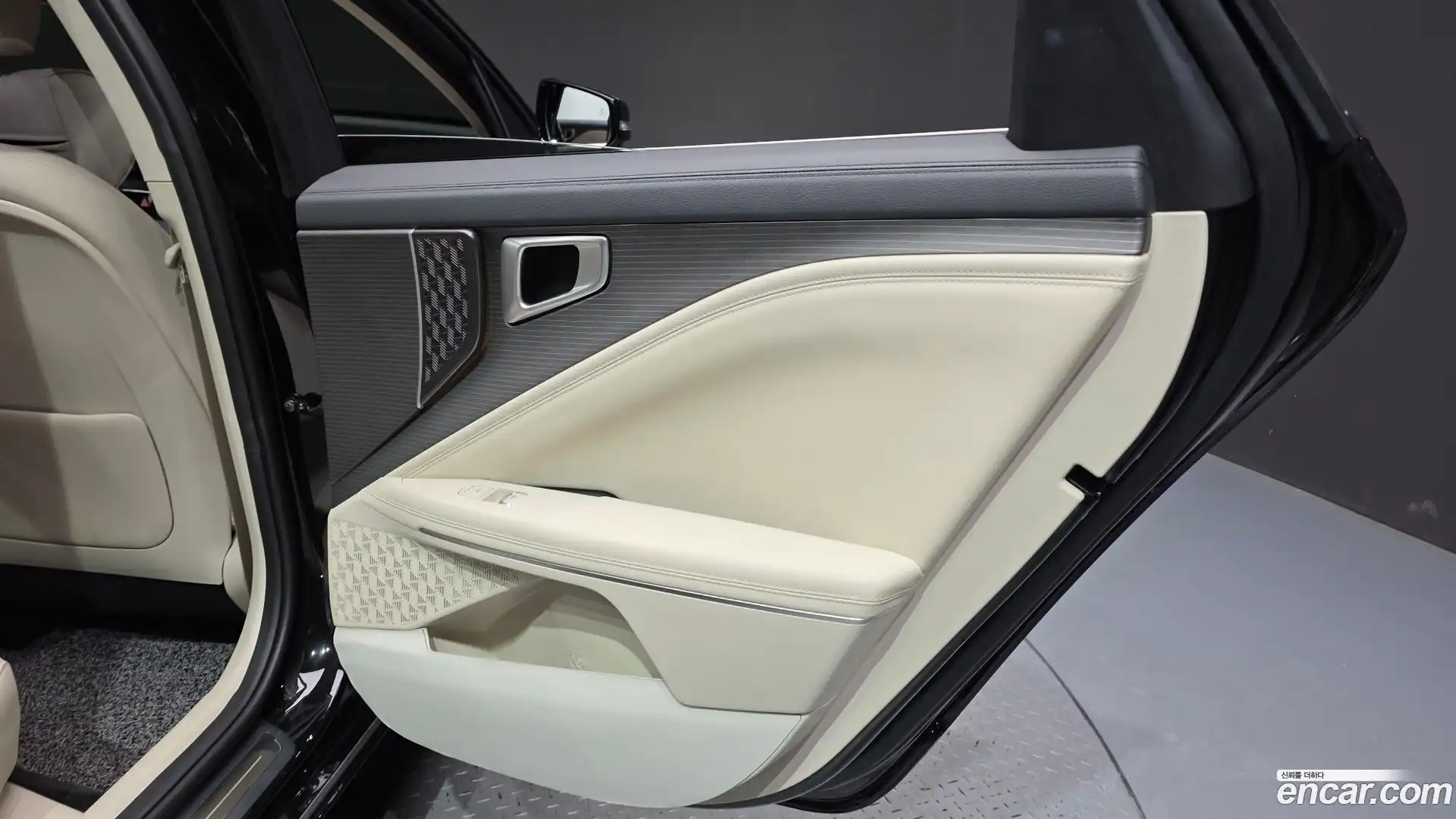 K8 Kia 2025.10-INNER-035