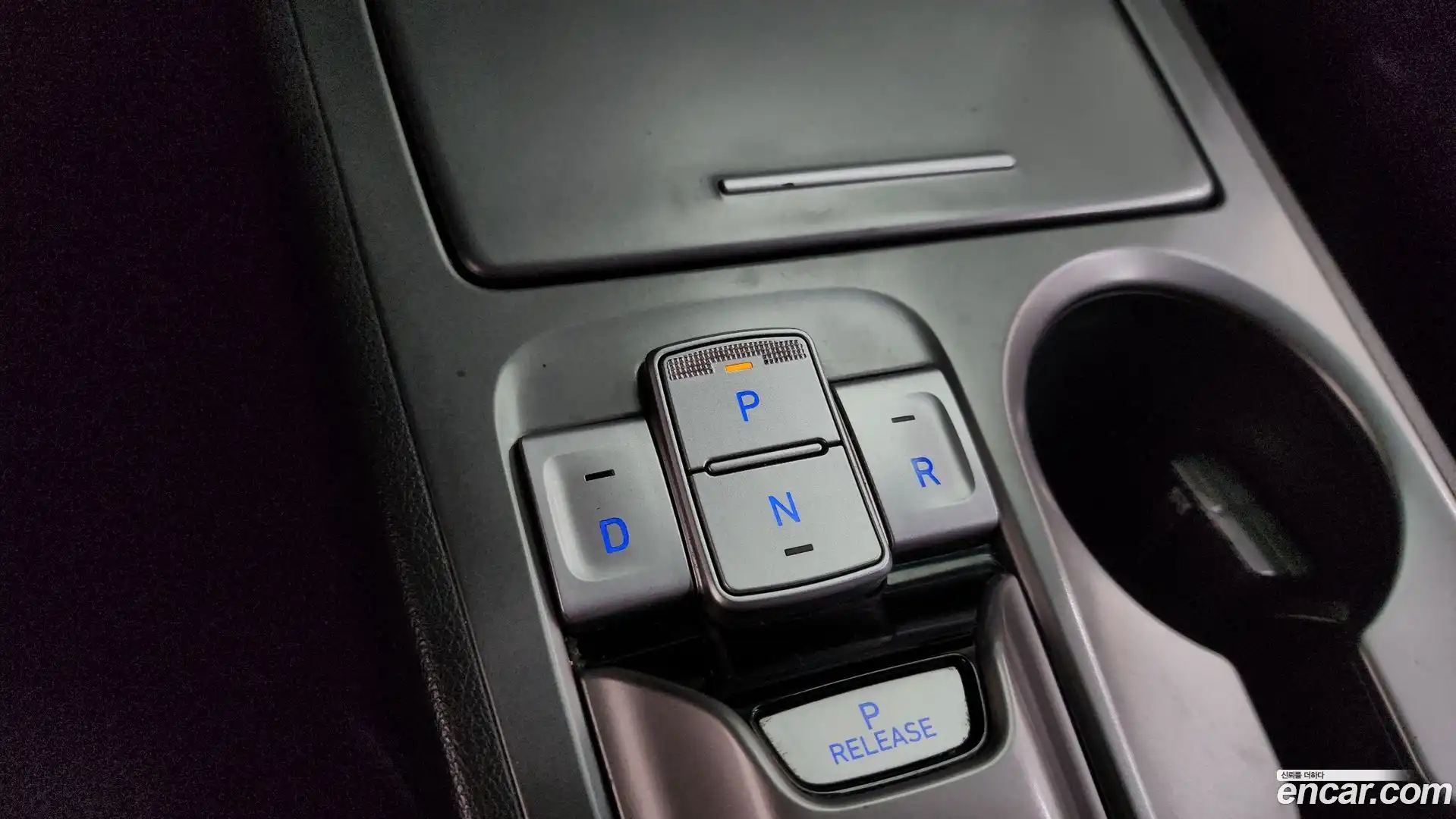 Kona Hyundai 2019.2-INNER-009
