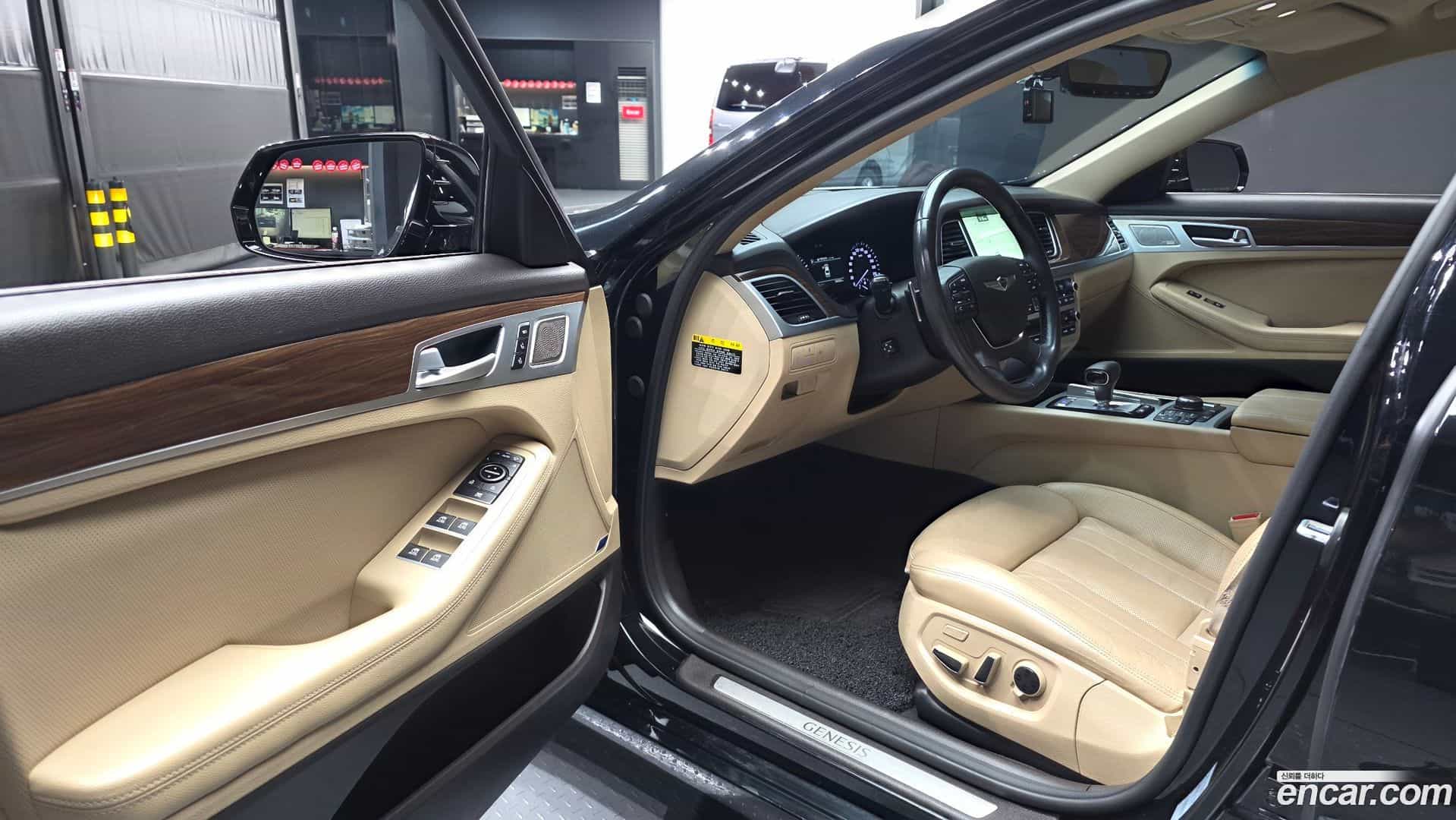 G80 Genesis 2016.10-INNER-010