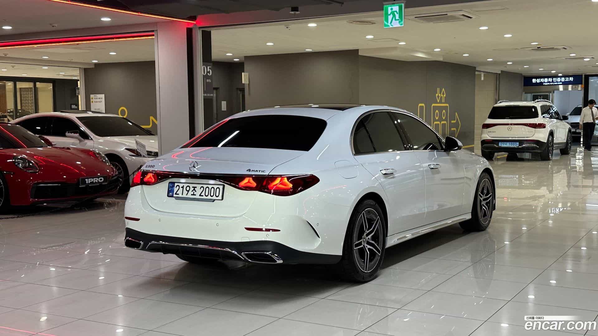E-Class Mercedes-Benz 2025.0-OUTER-003