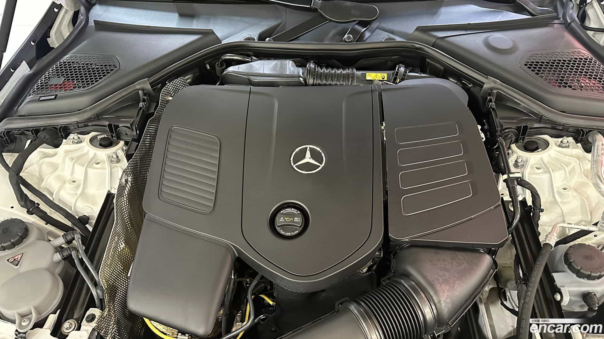 E-Class Mercedes-Benz 2025.0-OUTER-006