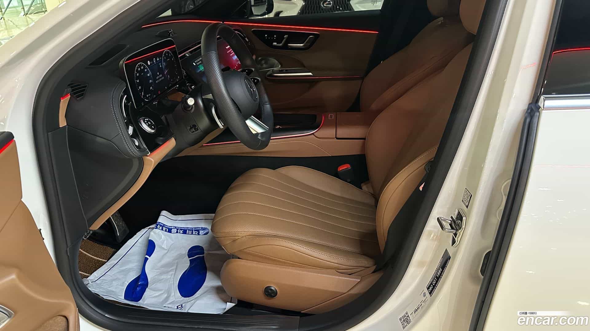 E-Class Mercedes-Benz 2025.0-INNER-010