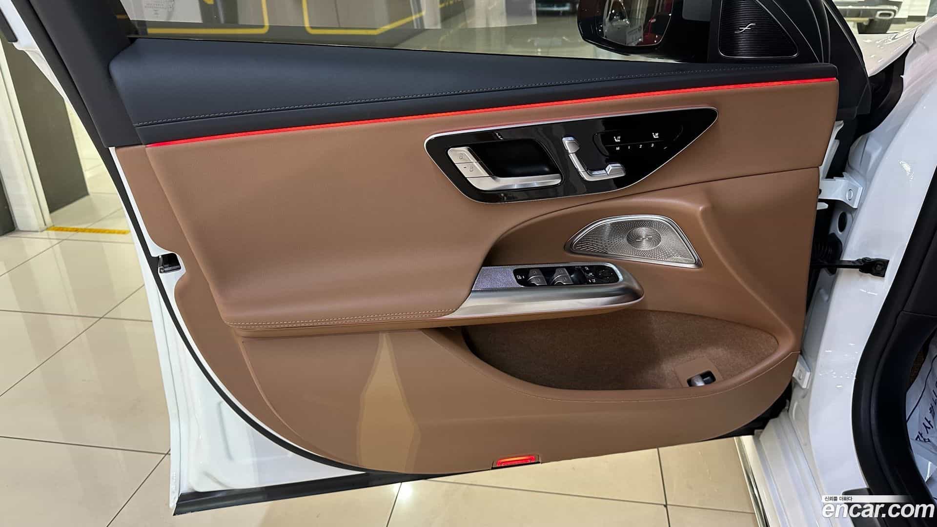 E-Class Mercedes-Benz 2025.0-OPTION-017