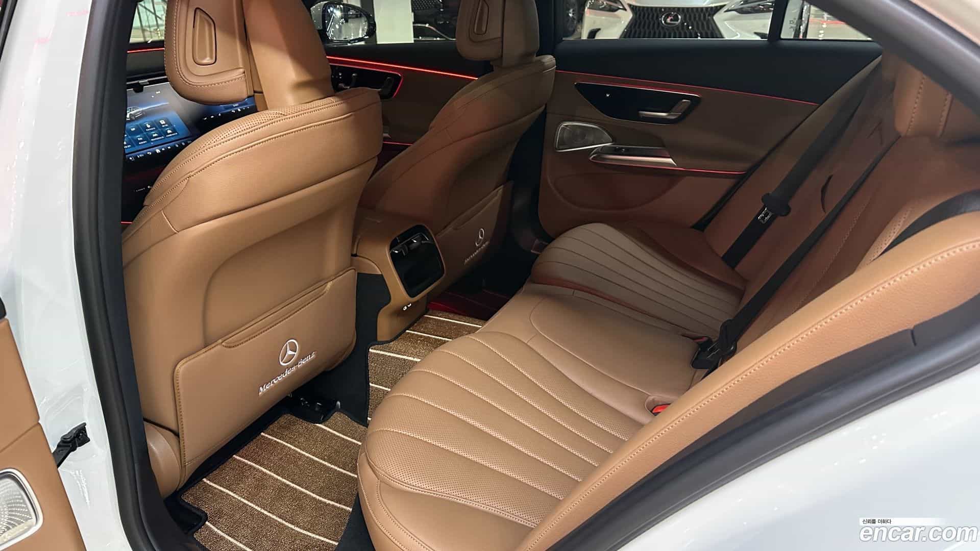 E-Class Mercedes-Benz 2025.0-OPTION-021