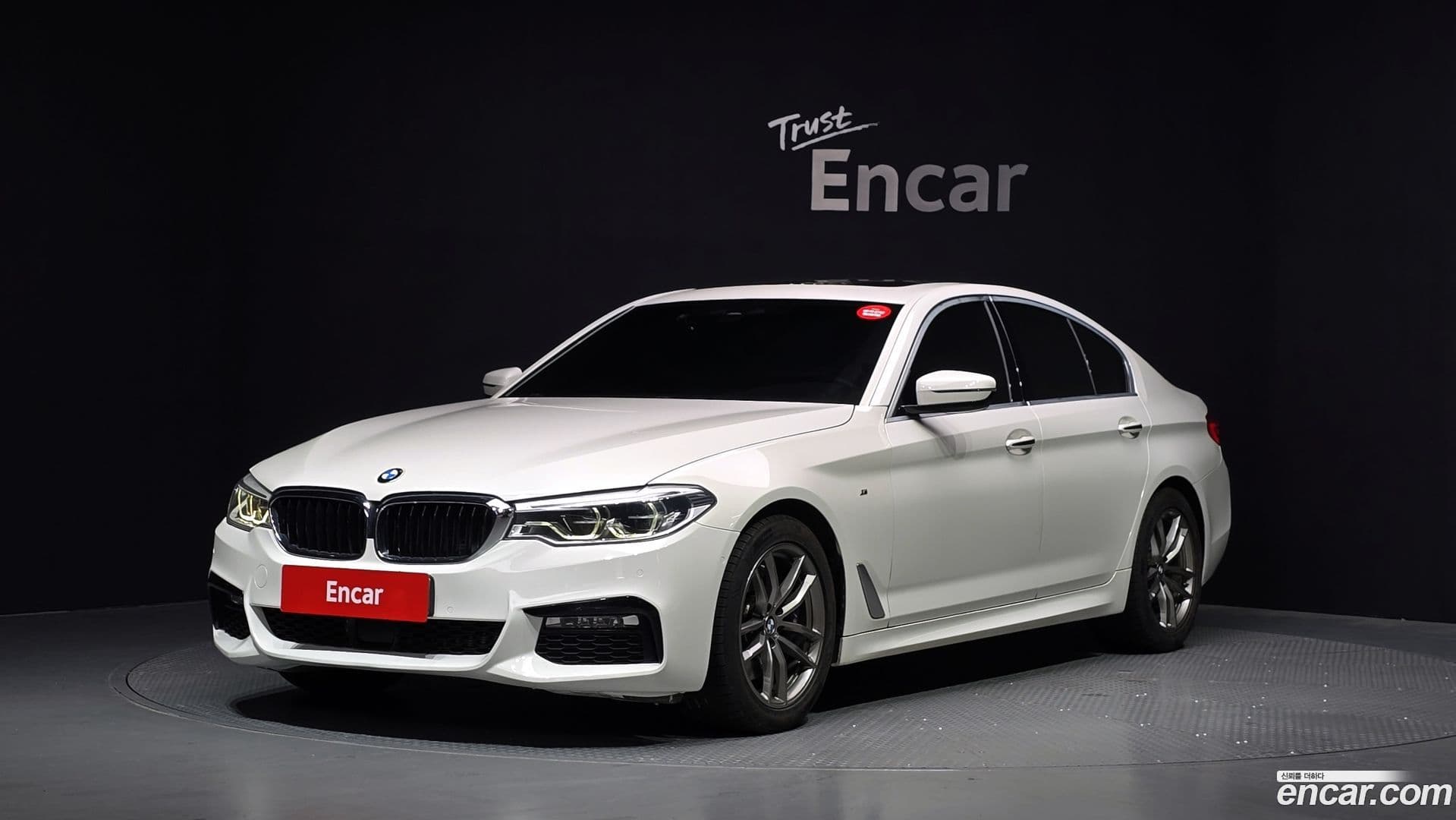Main__Slider__Photo:5-Series BMW 2017.11-0