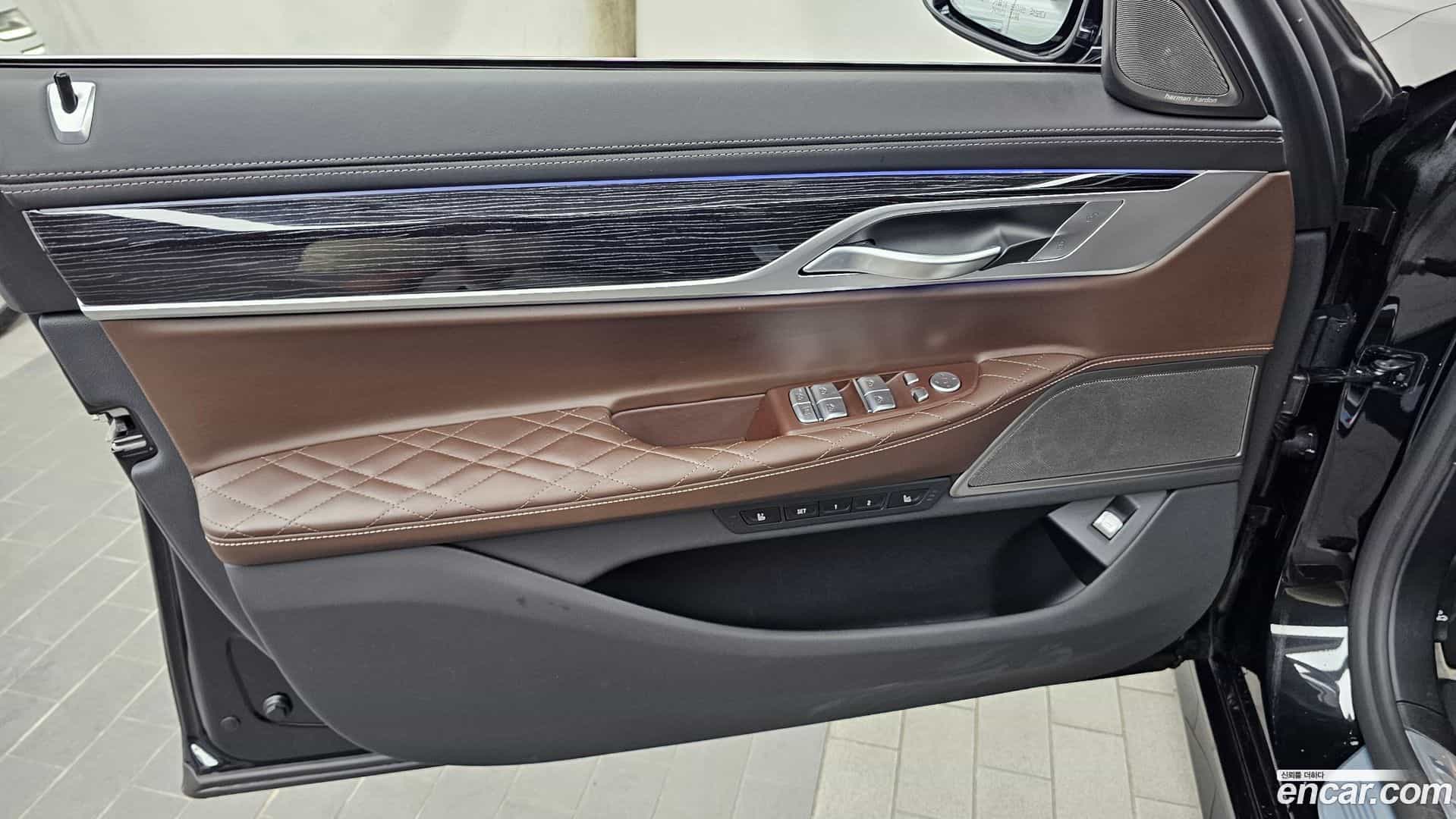 7-Series BMW 2021.0-INNER-034