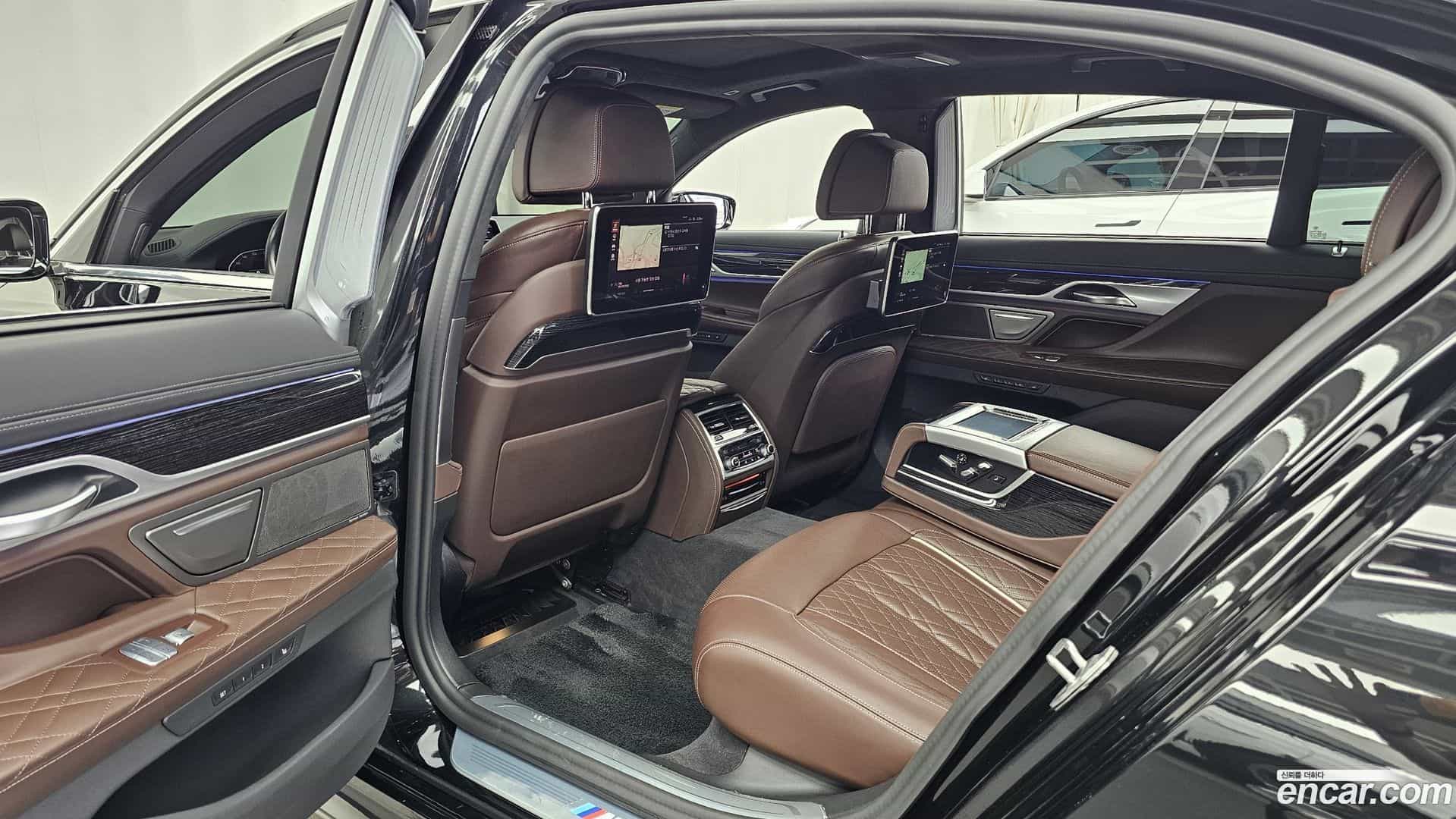 7-Series BMW 2021.0-INNER-036