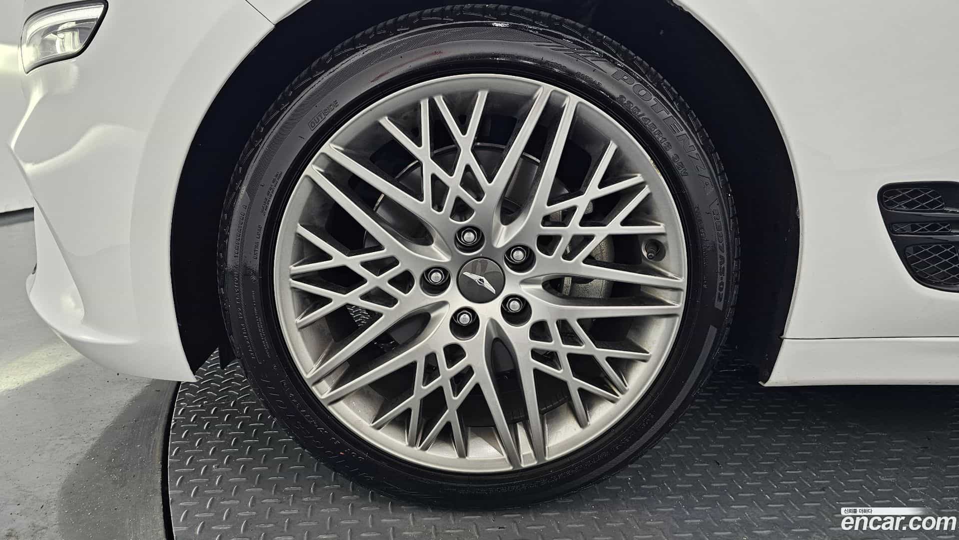 G70 Genesis 2022.0-OUTER-005