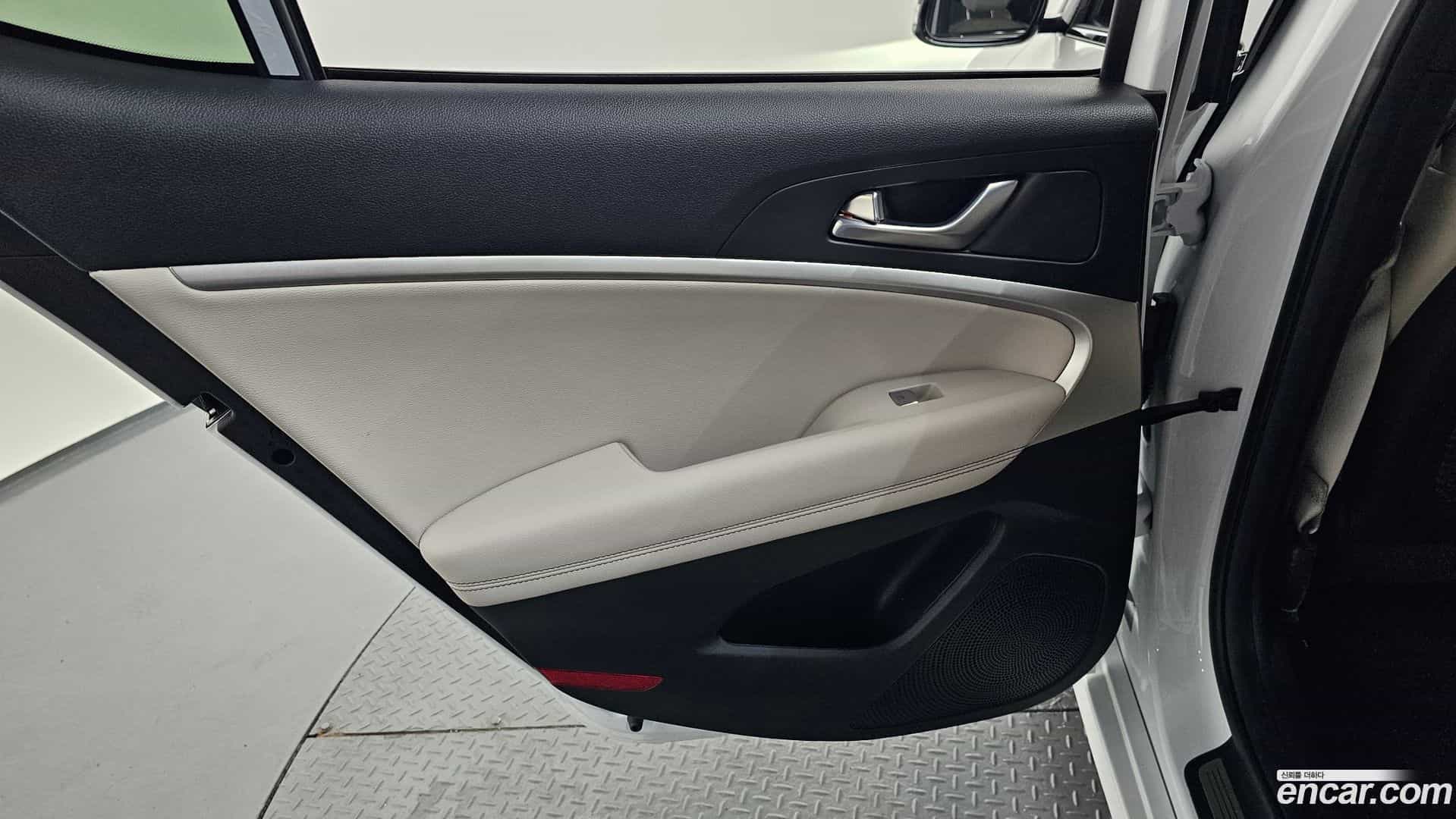 G70 Genesis 2022.0-INNER-035