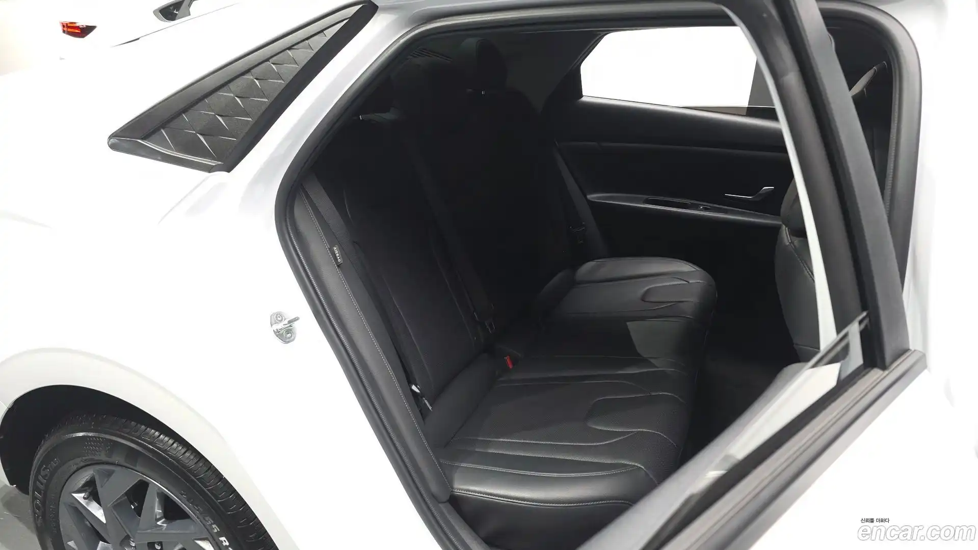 AVANTE Hyundai 2024.0-OPTION-015