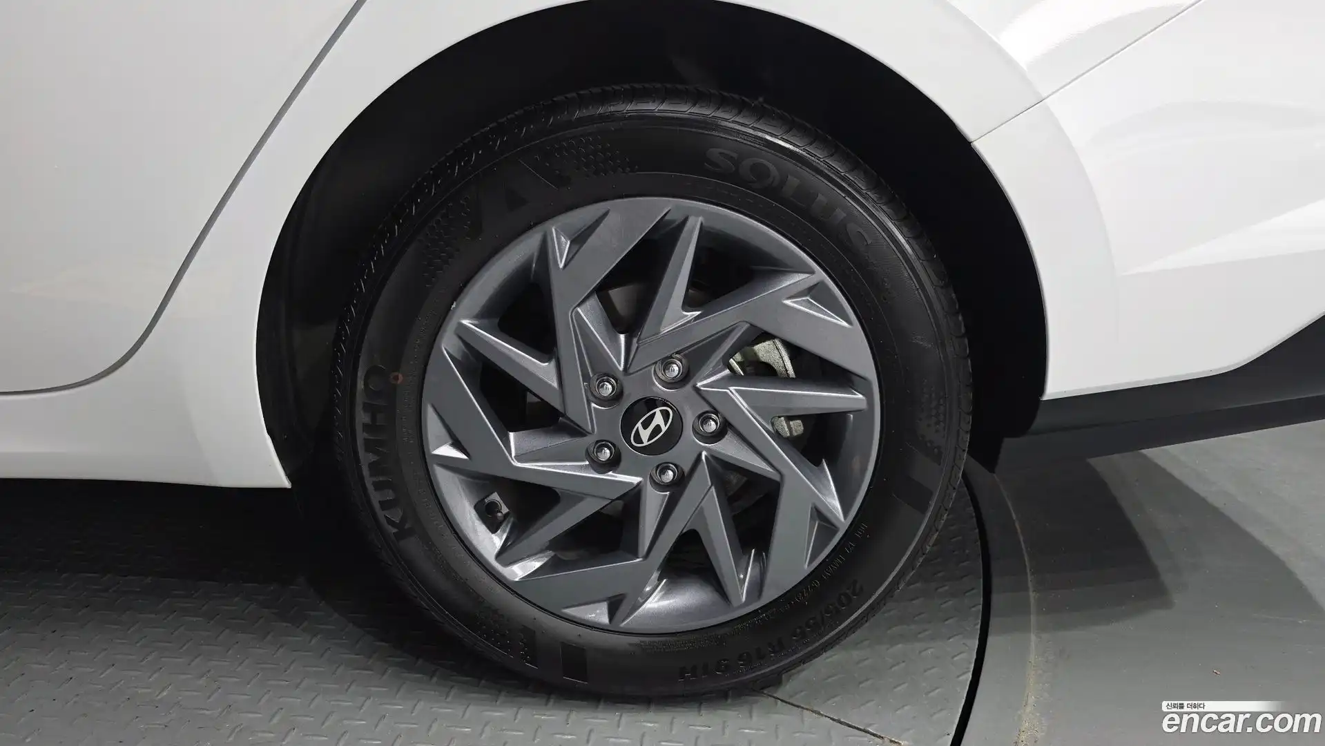 AVANTE Hyundai 2024.0-OUTER-031
