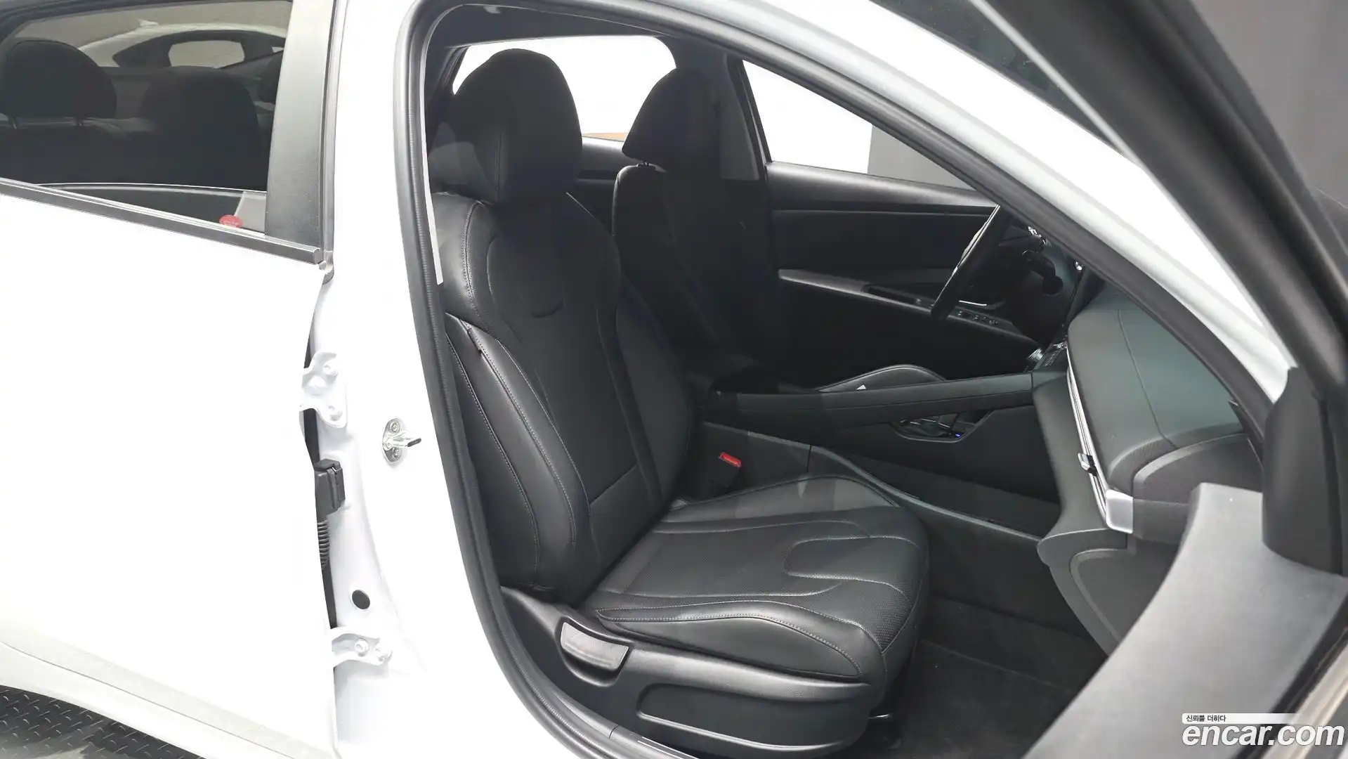 AVANTE Hyundai 2024.0-INNER-036