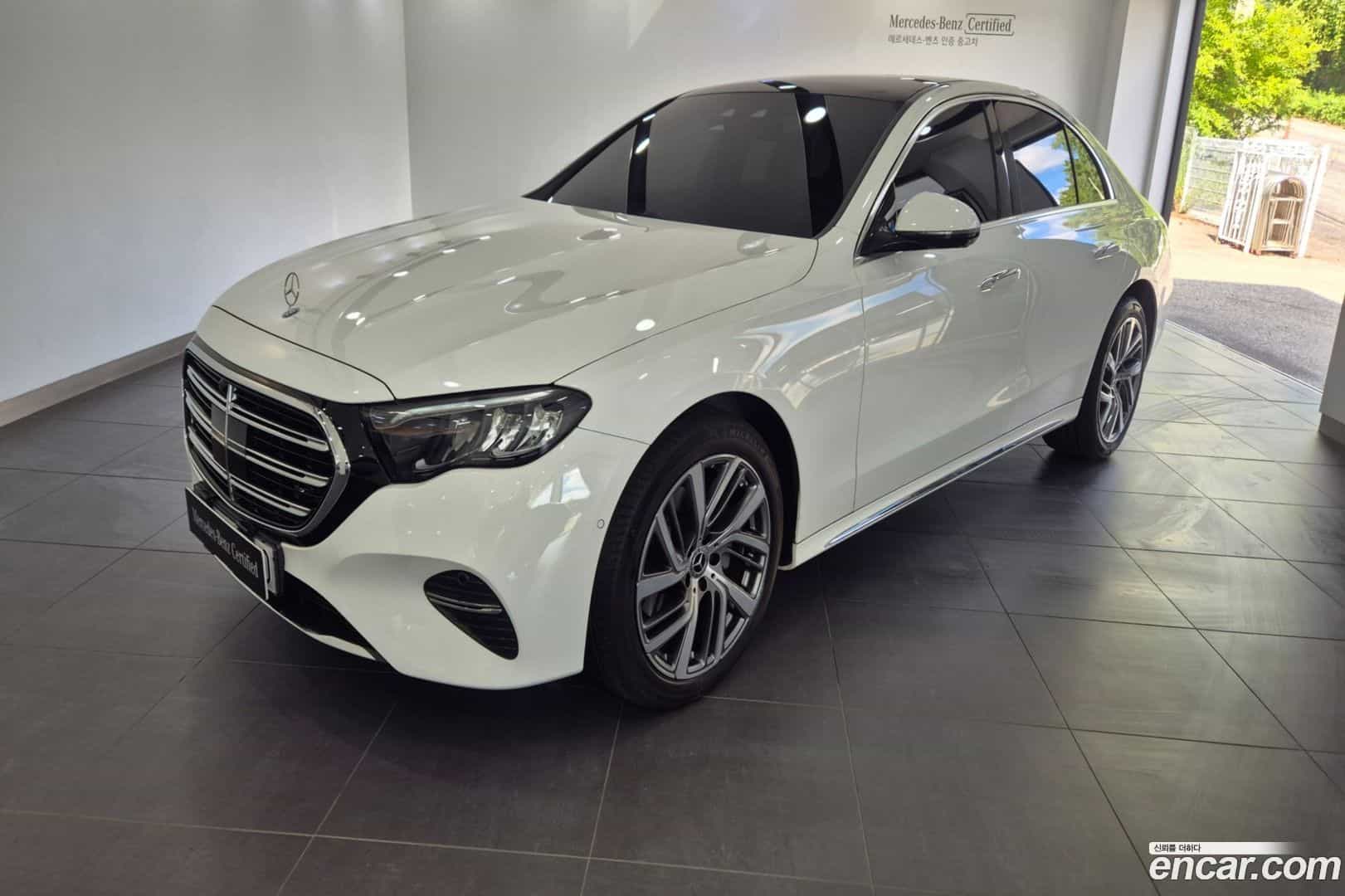 E-Class Mercedes-Benz 2024.8-OUTER-001