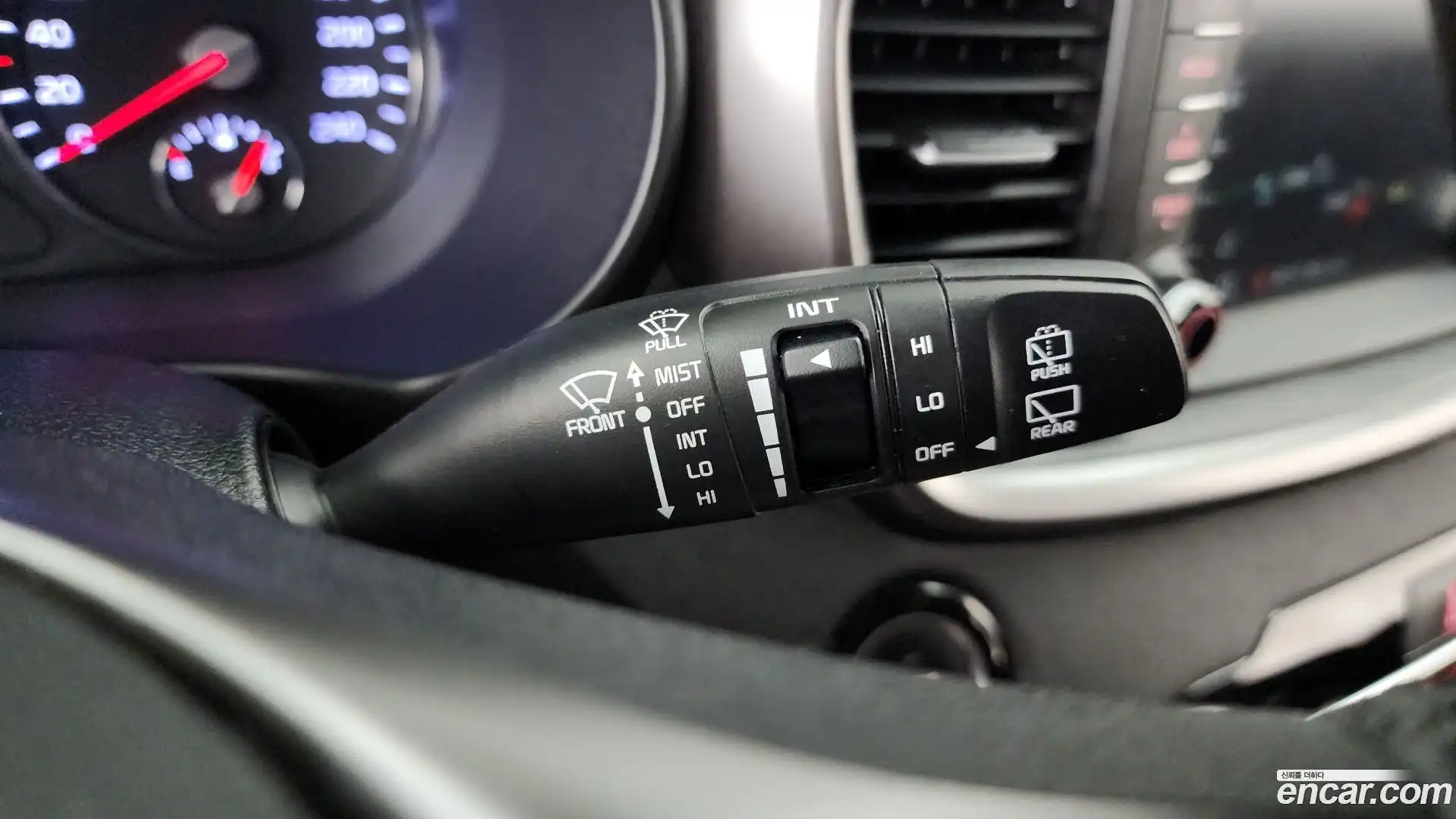 Sorento Kia 2018.3-OPTION-022