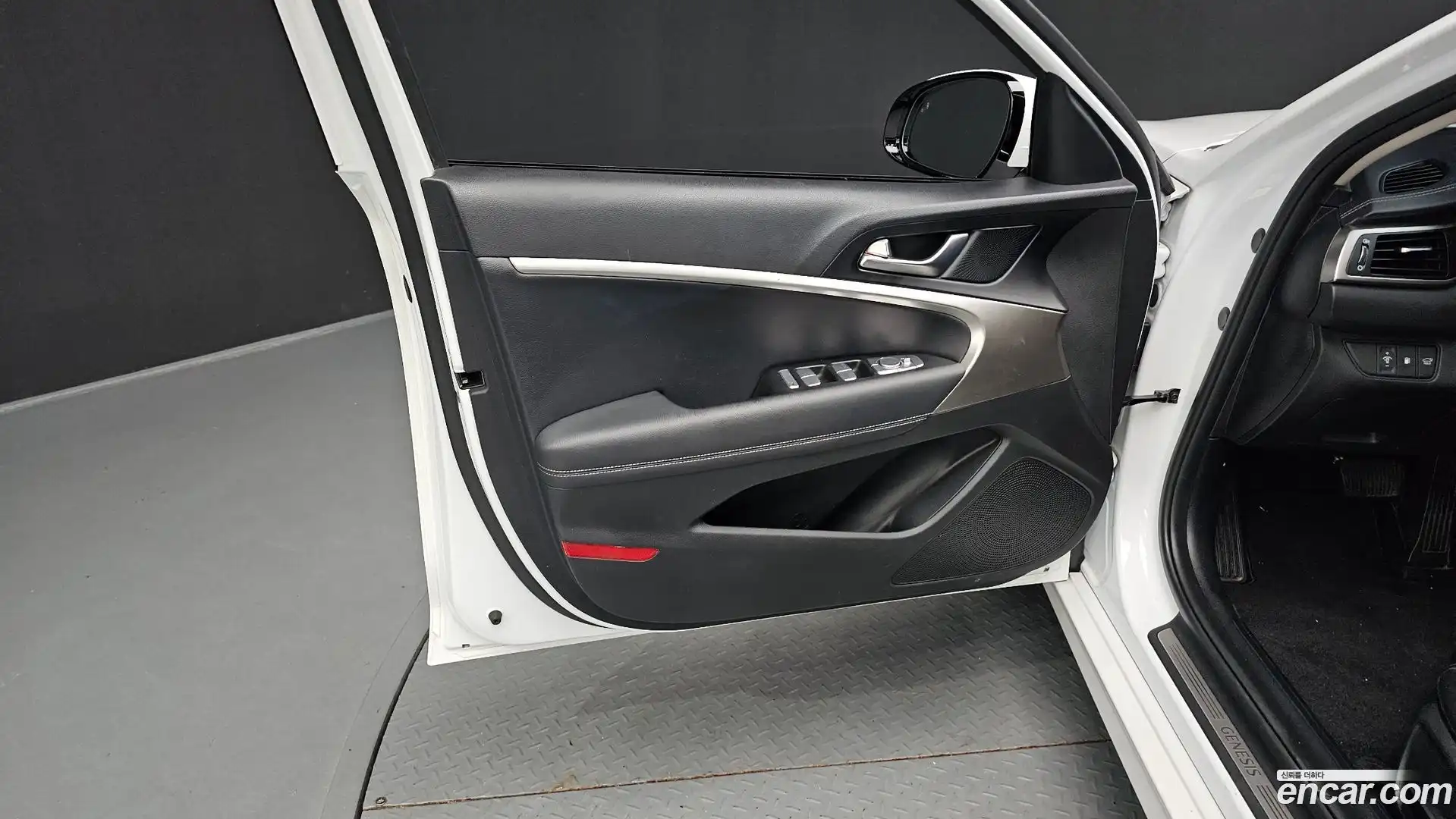 G70 Genesis 2020.11-INNER-034