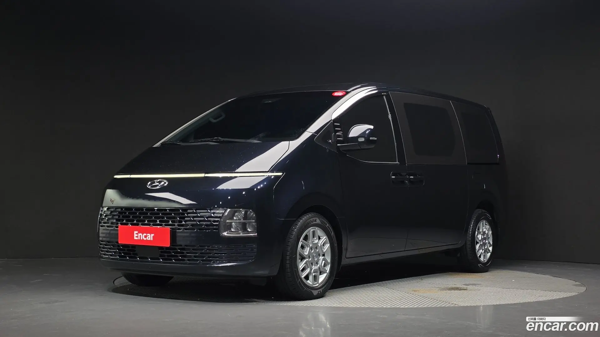 Main__Slider__Photo:Staria Hyundai 2022.0-0
