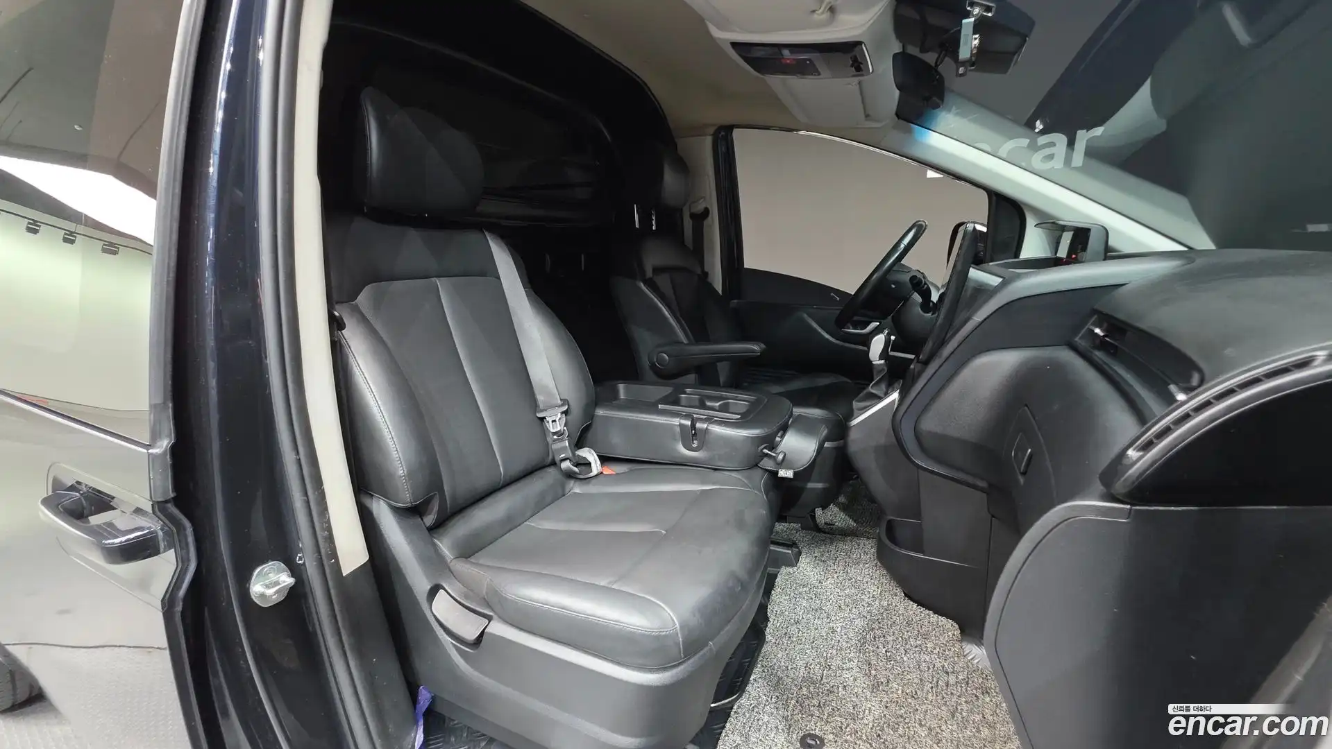 Staria Hyundai 2022.0-INNER-010